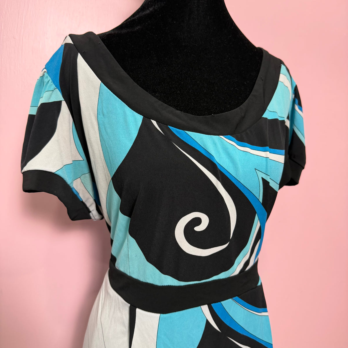 (L/XL) early 2000s babydoll tie up abstract print top