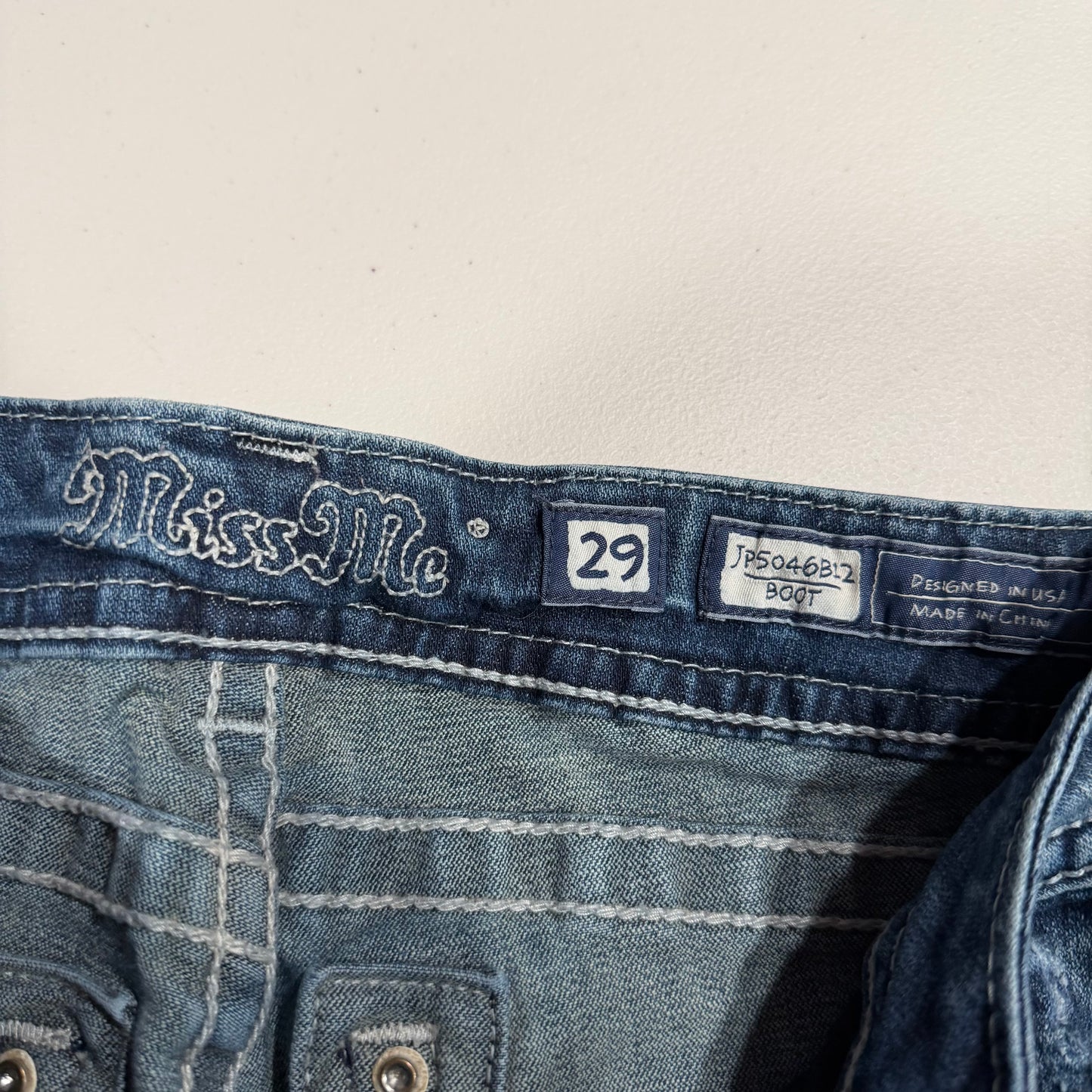 (29”) 2000s cross miss me flared jeans