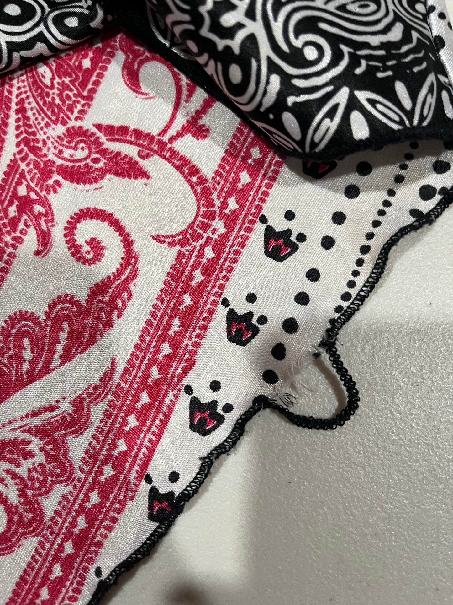 (XL) Vintage red & black asymmetrical paisley print top with silk black bow