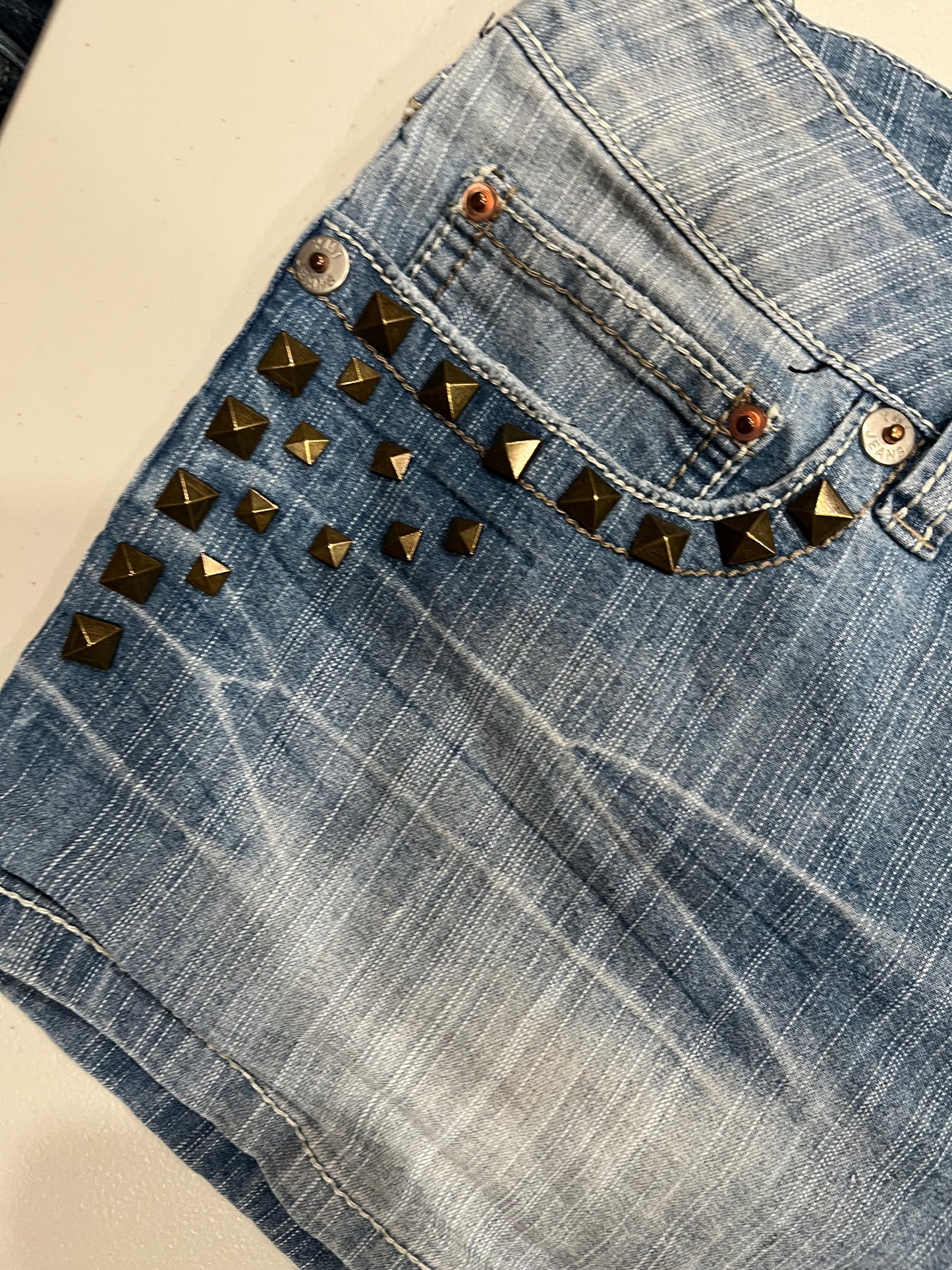 (31”) Grunge Studed Denim Shorts