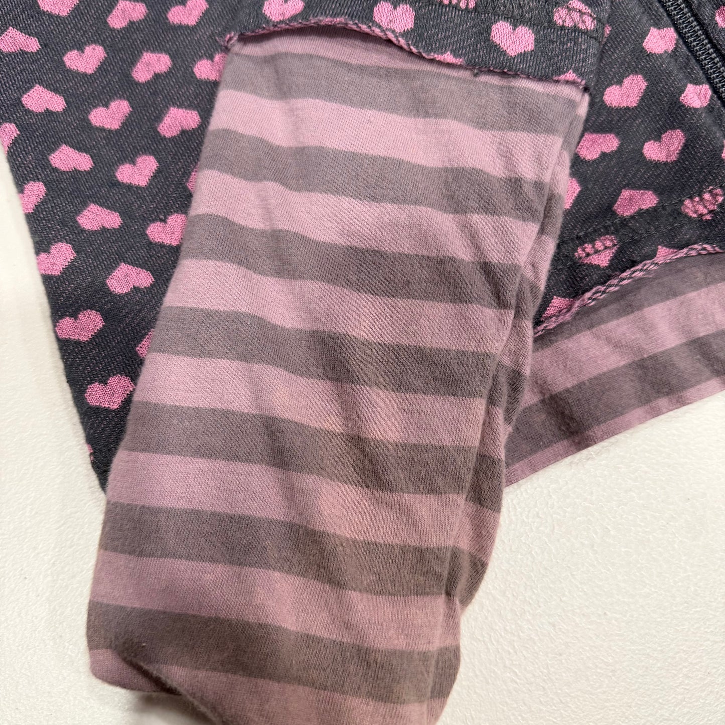 (S/M) vintage/y2k true love skull & heart jacket