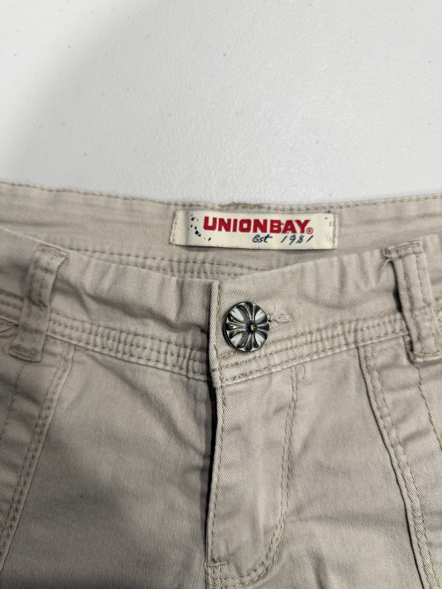 (29”) 2000s union bay cream mini shorts