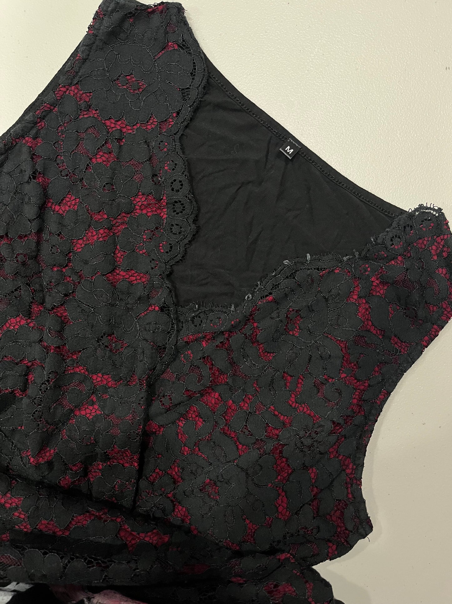 (M) Vintage Lace Trim Red & Black Tank