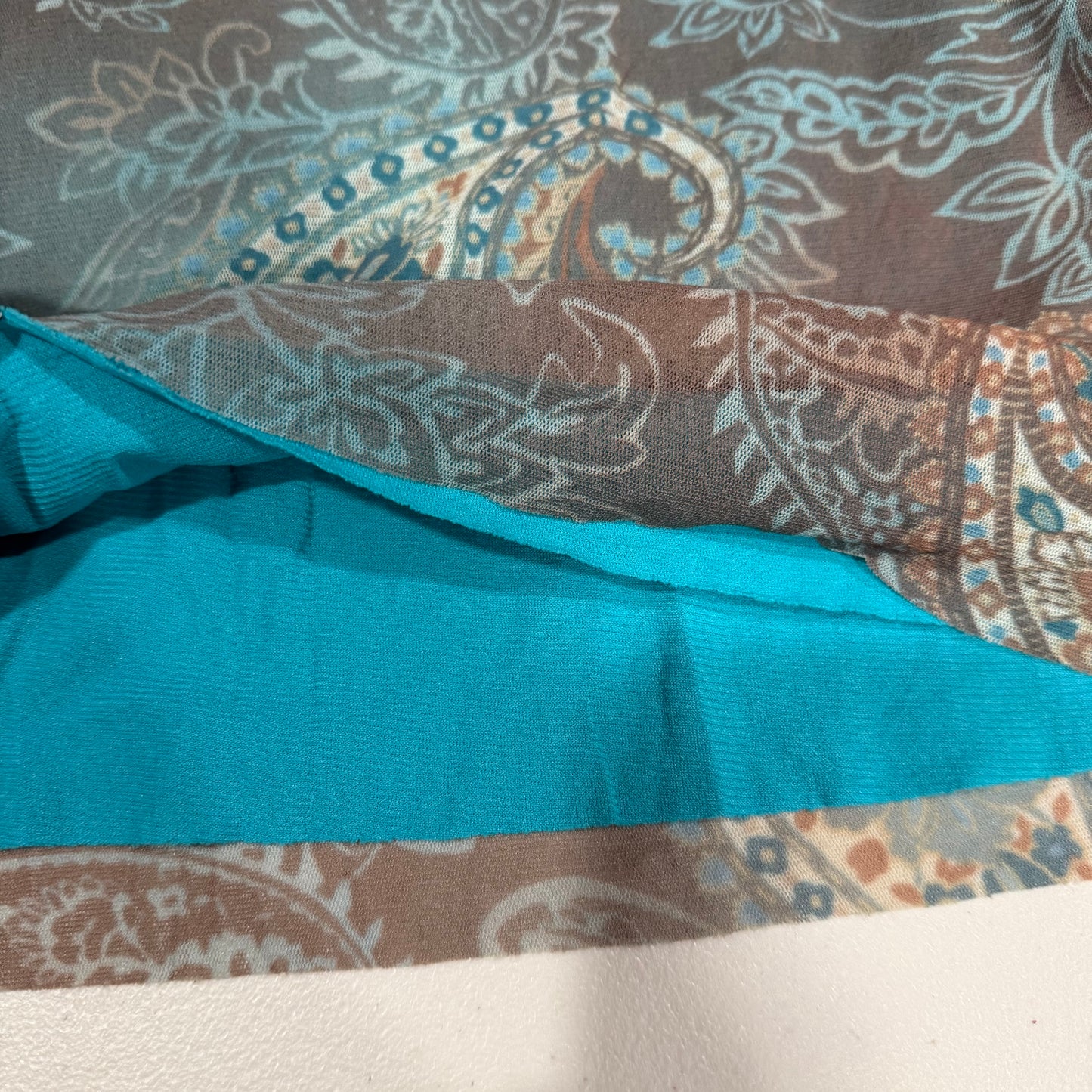 (M) vintage/y2k paisley print raw hem off the shoulder long sleeve top