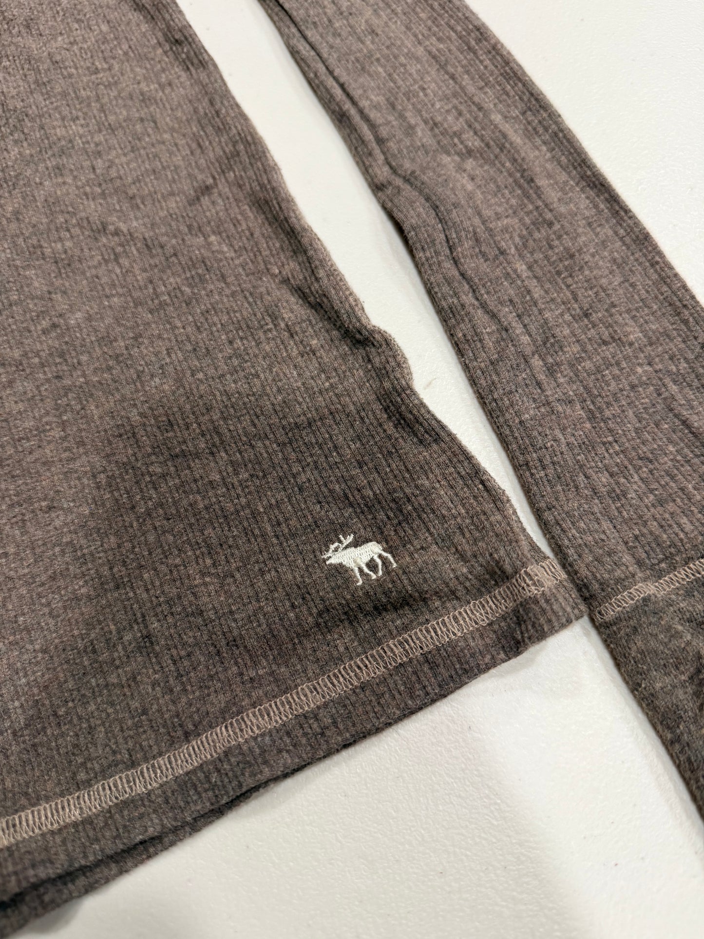 (S) 2000s abercrombie & fitch henley long sleeve top