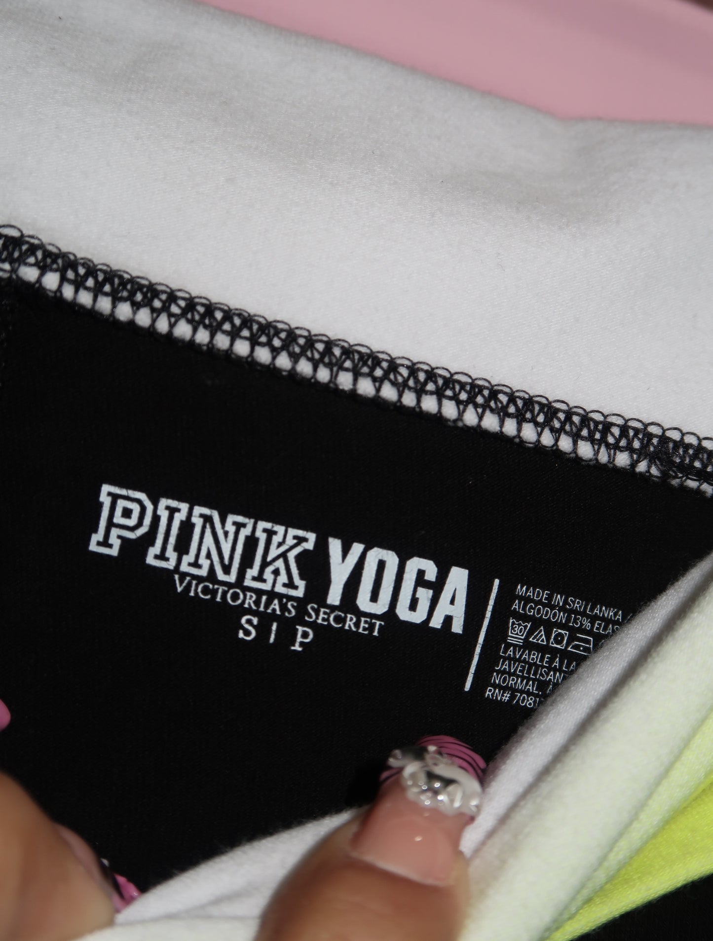 (S) 2000s PINK embellished capri black fold over yoga pants