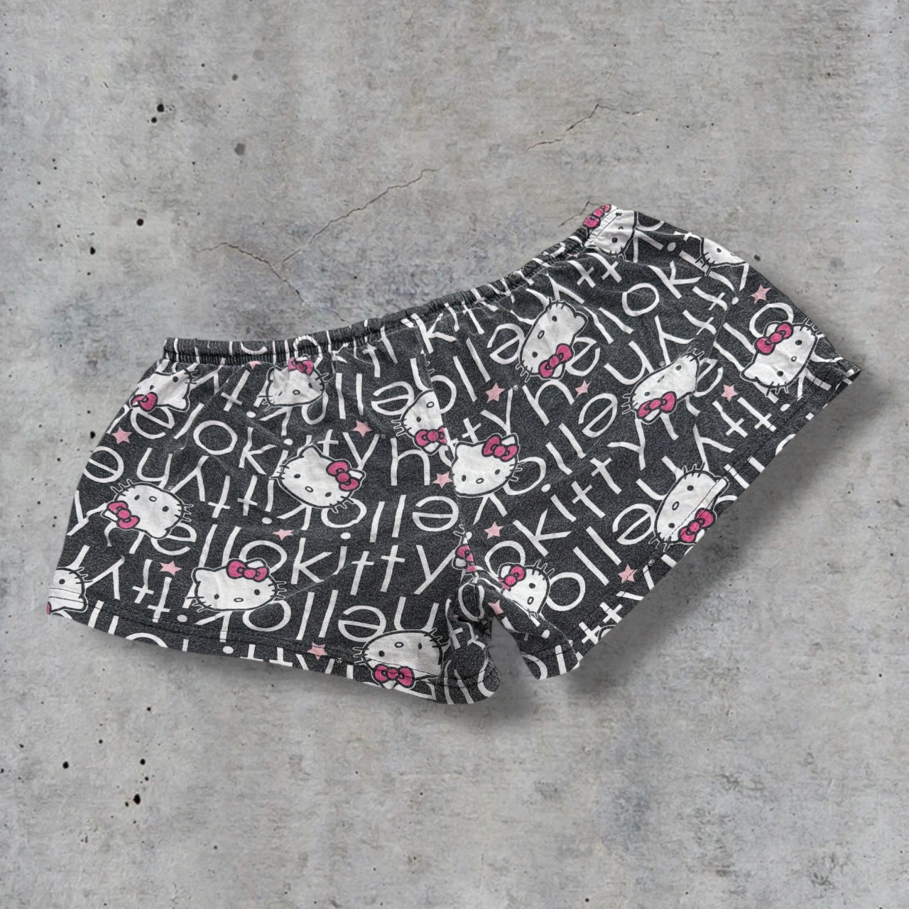 (M) early 2000s hello kitty pj lounge shorts