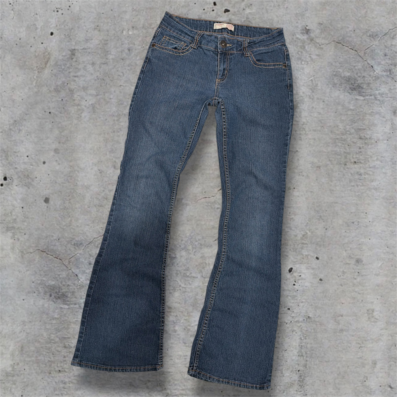 (27”) 2000s no boundaries flared jeans