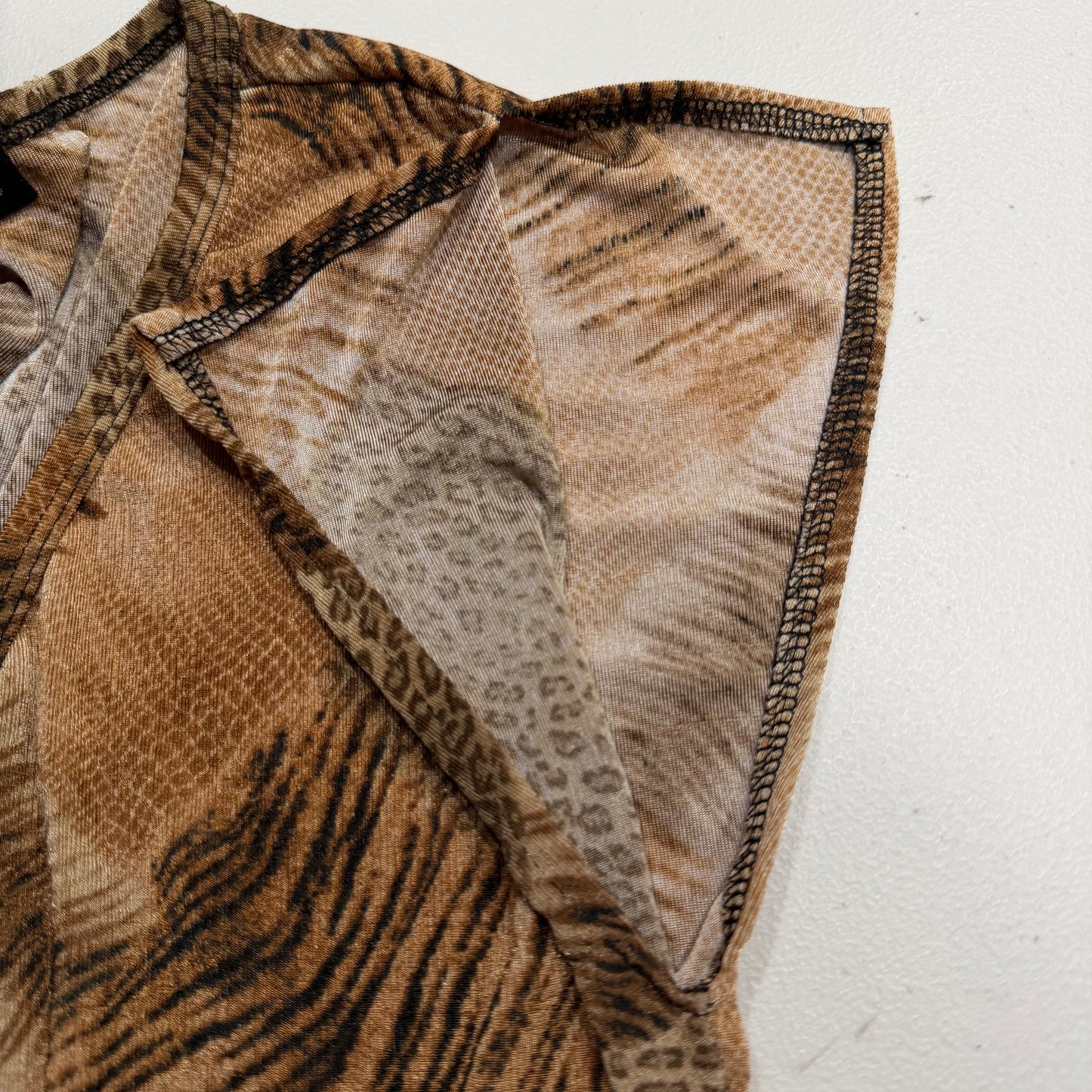 (M) vintage animal print sheer top
