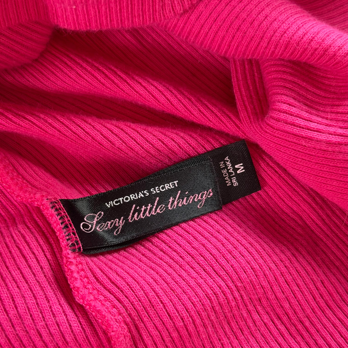 (M) 2000s “sexy little thing” embellished Pink by VS tank