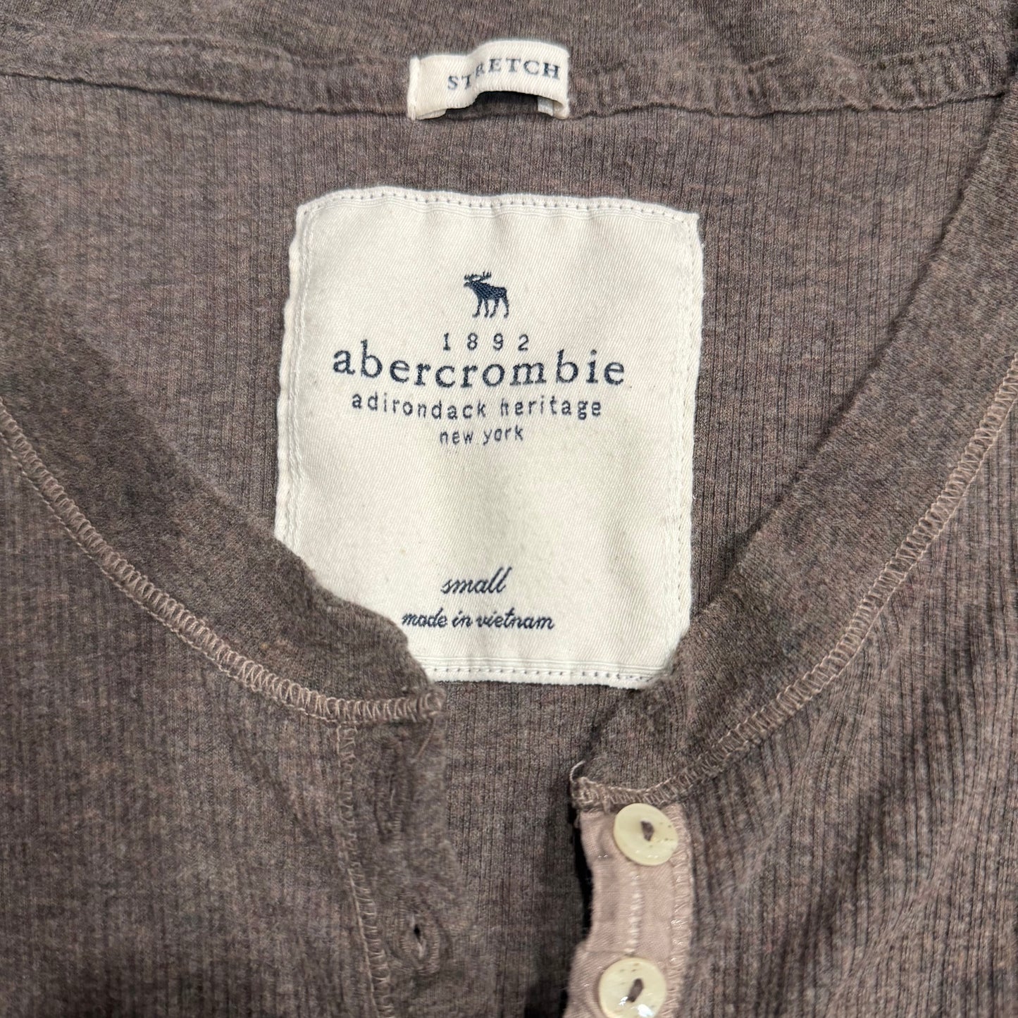 (S) 2000s abercrombie & fitch henley long sleeve top