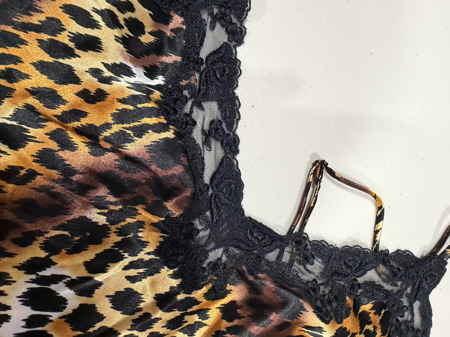 (L) early 2000s victoria’s secret silk leopard print lingerie lace trim set