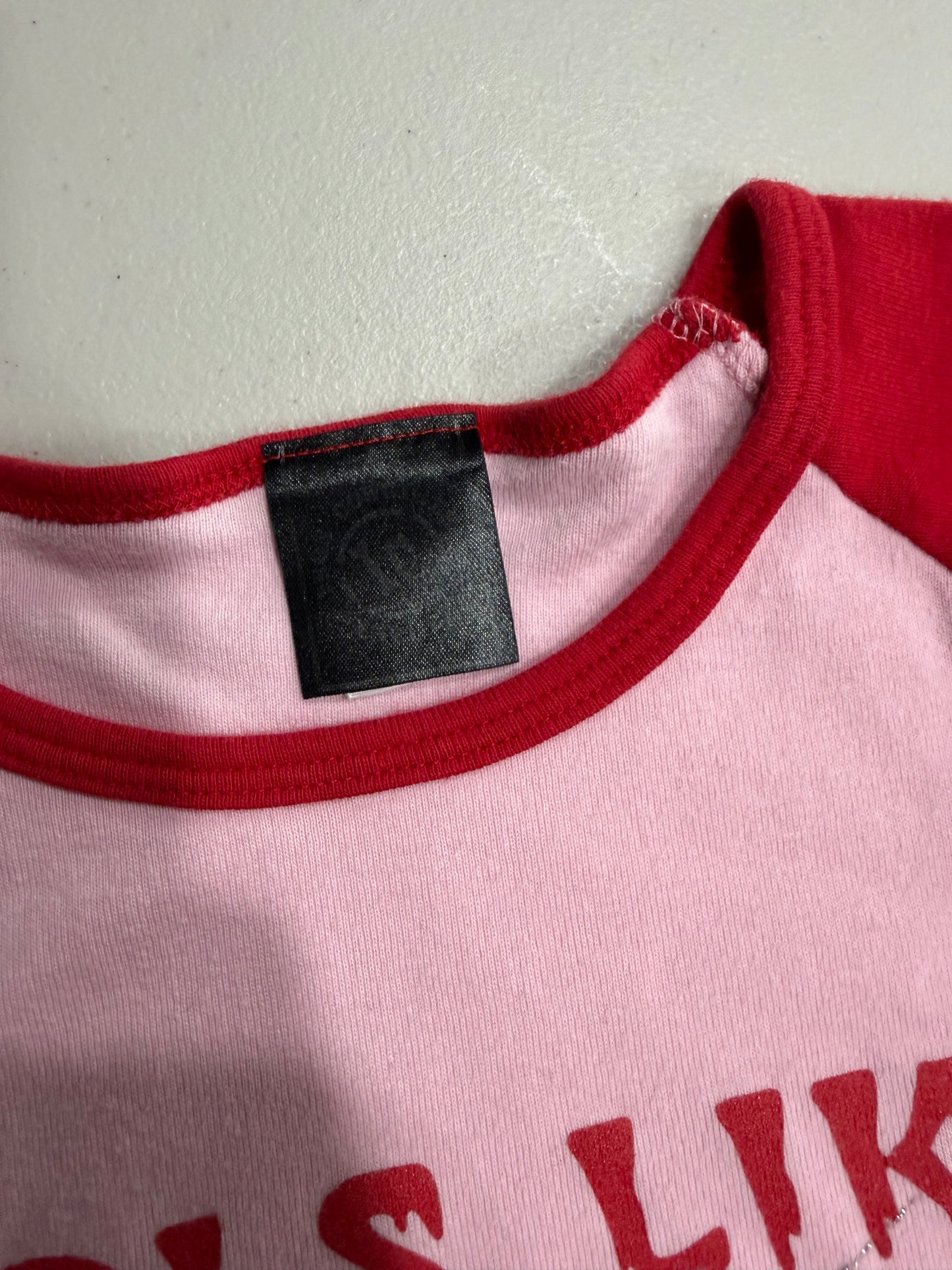 (M/L) vintage “girls like skulls too” baseball style pink & red top