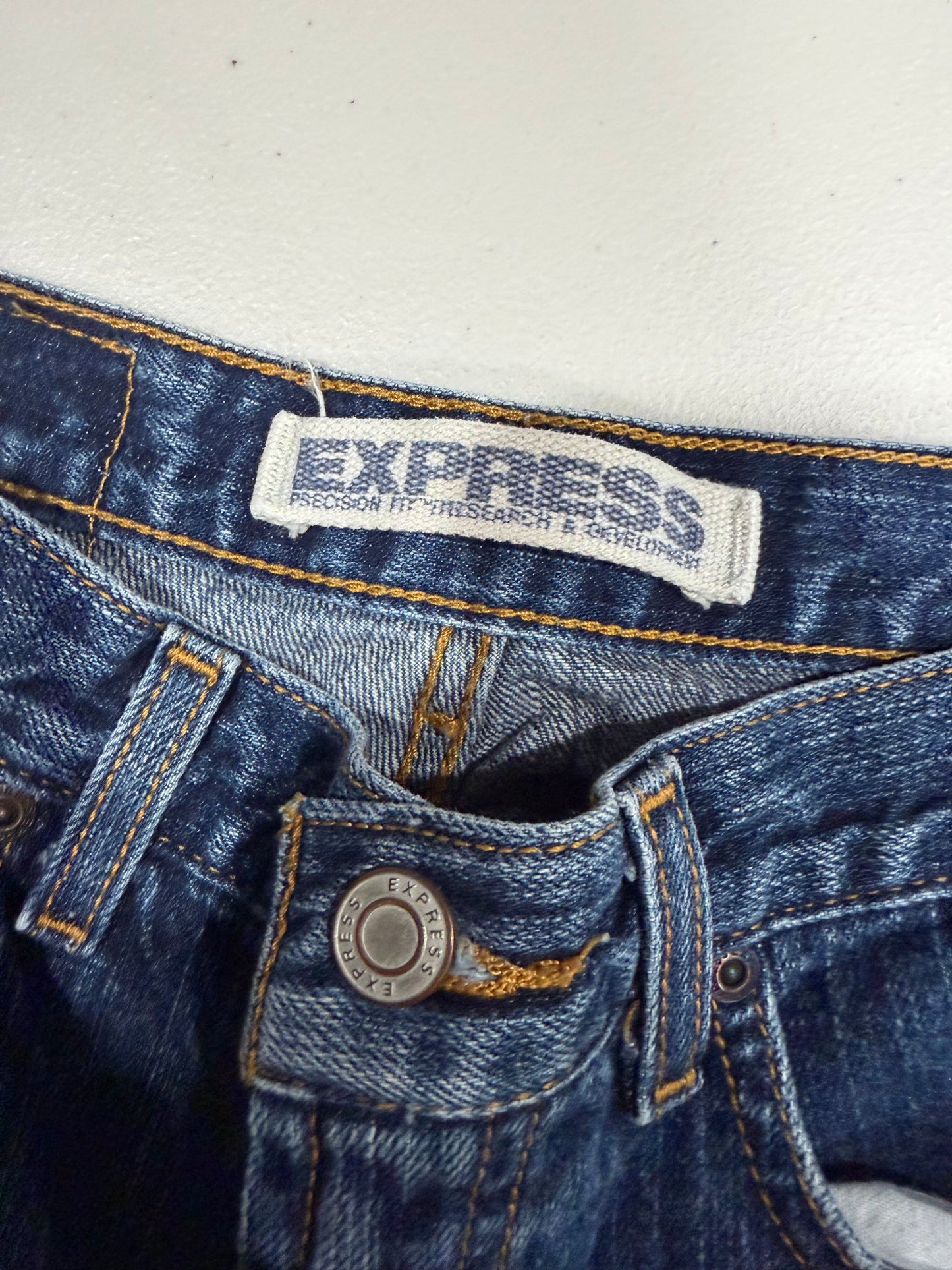 (24/25”) Y2K/Vintage Express Denim Flared Jeans
