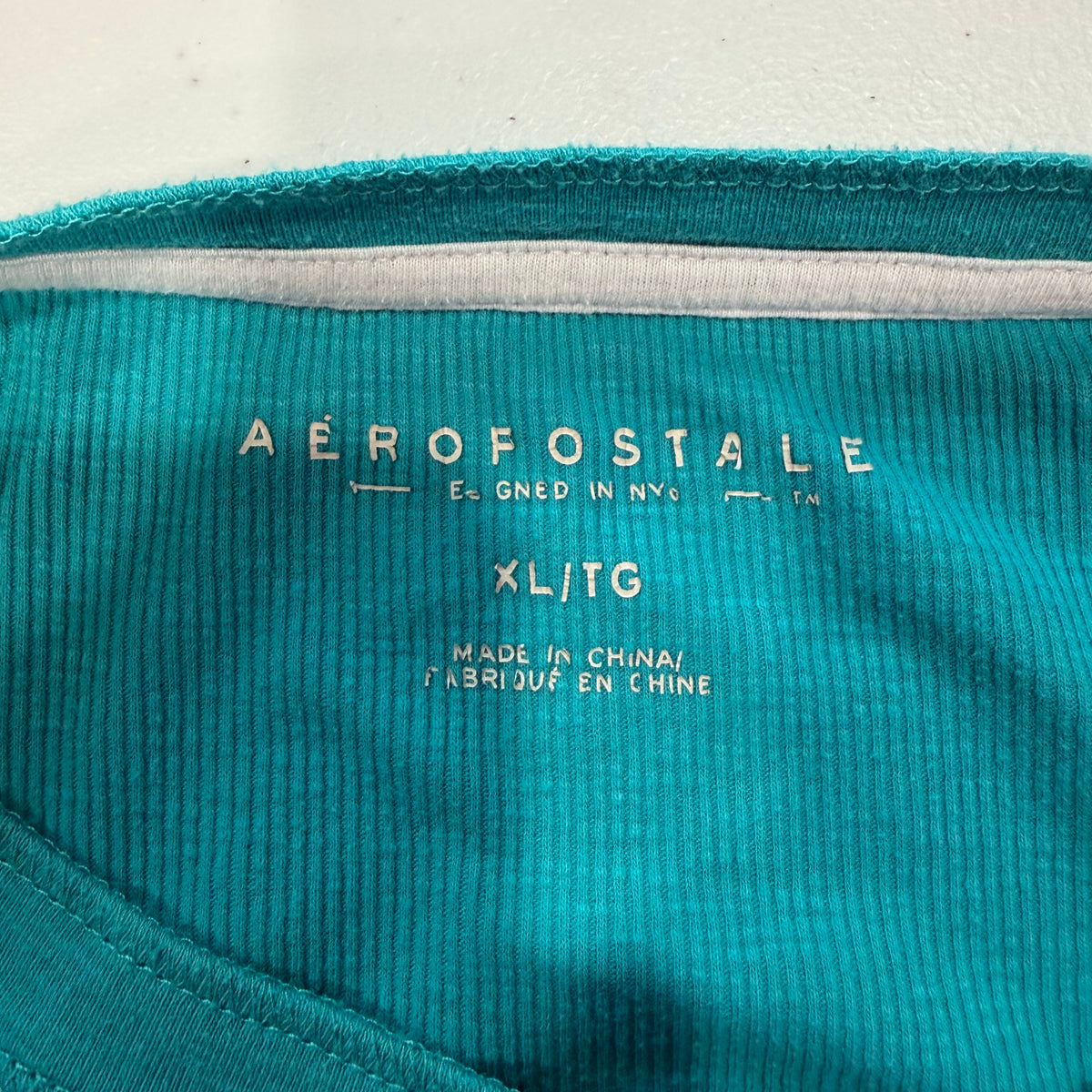 (L/XL) early 2000s Aeropostale henley blue button up long sleeve top