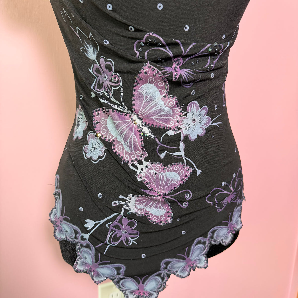 (S) Rare 2000s butterfly beaded sequin cowl neck top