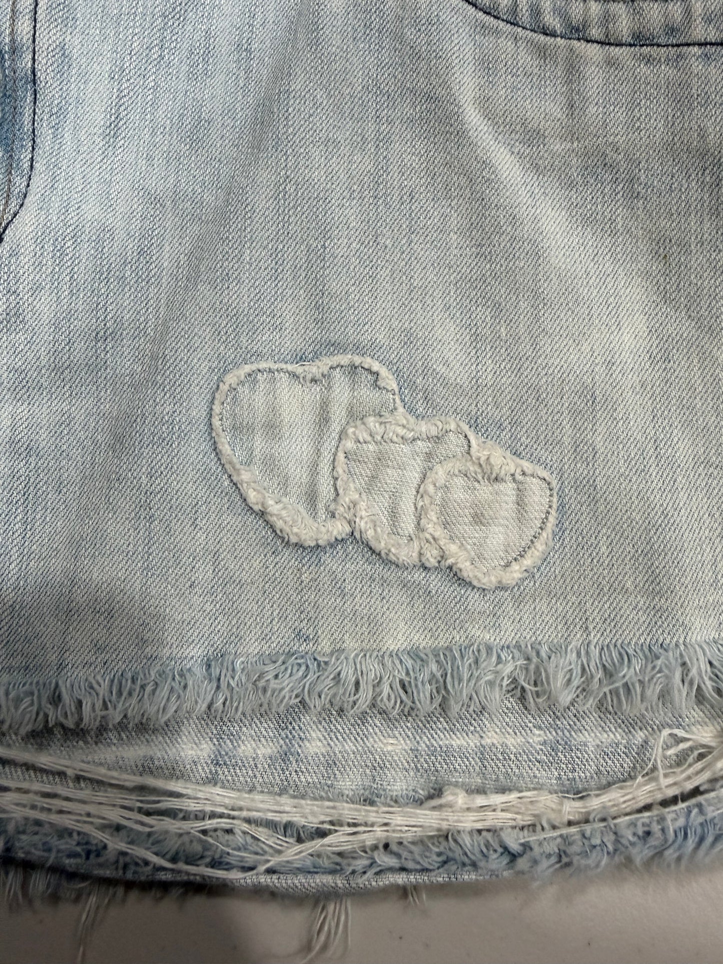 (36”) early 2000s mossimo heart patch denim mini skirt