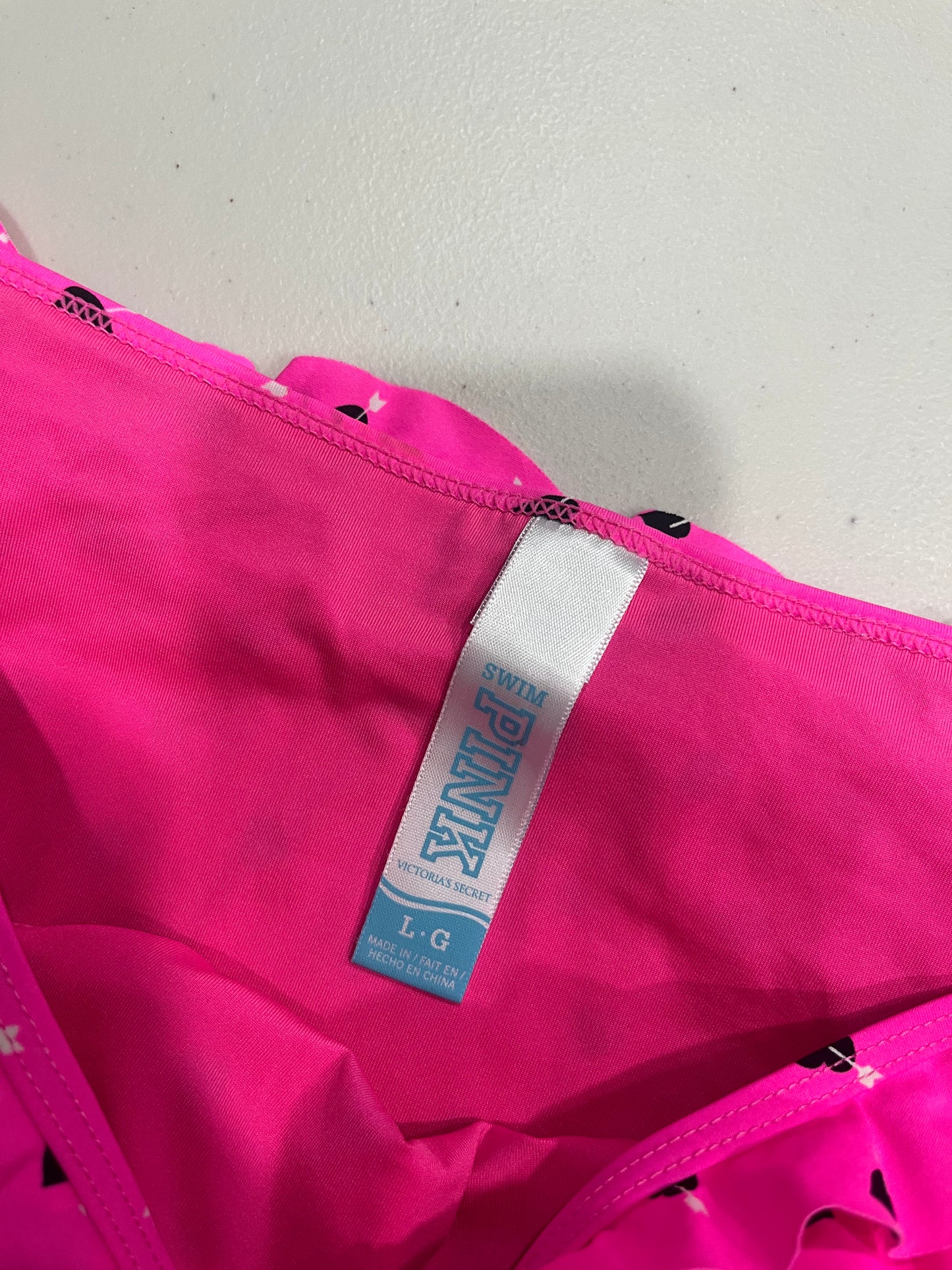 (M/L) 2000s PINK By VS Hot Pink Ruffle Heart & Arrow Bikini Set