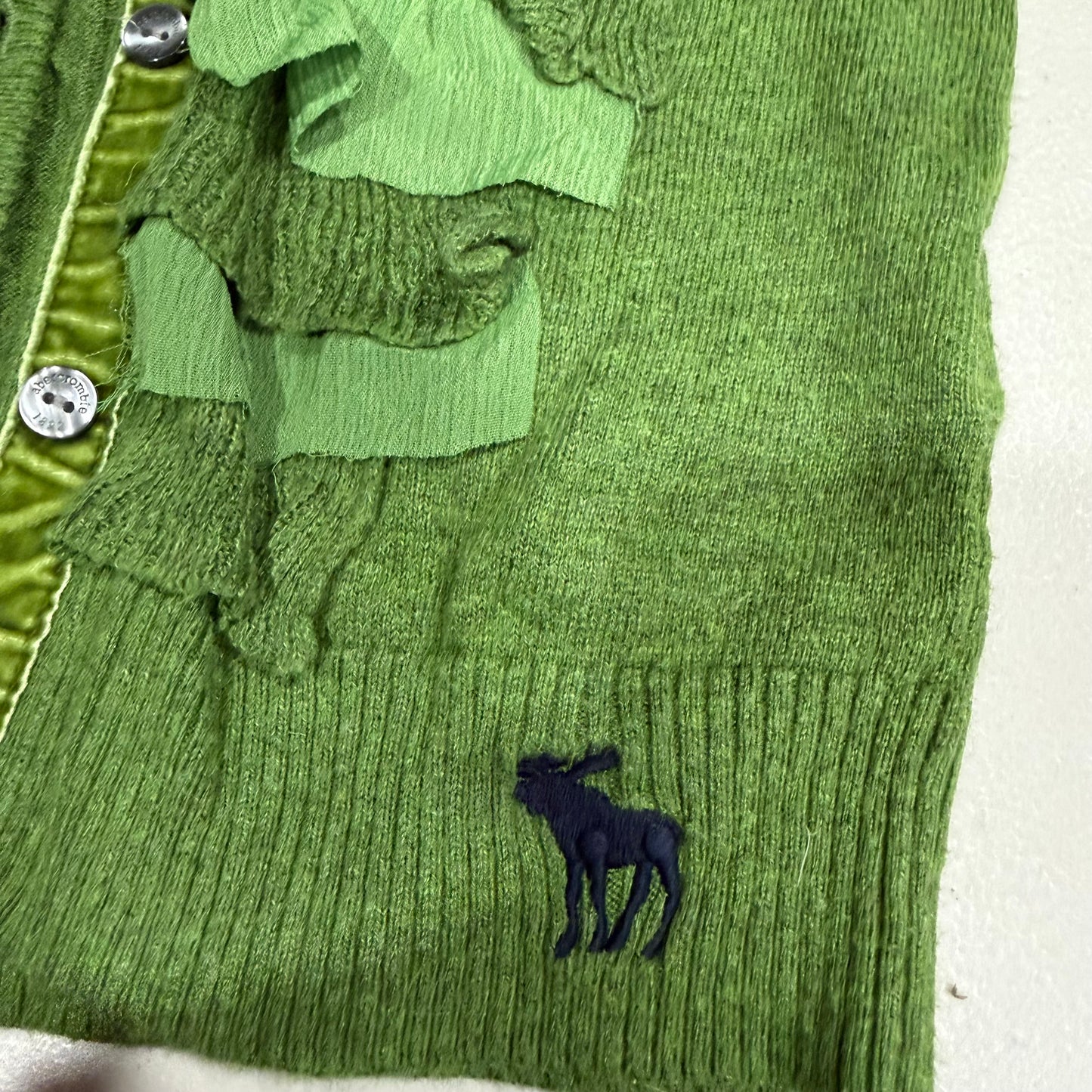 (XS/S) 2000s abercrombie green ruffled cardigan sweater top