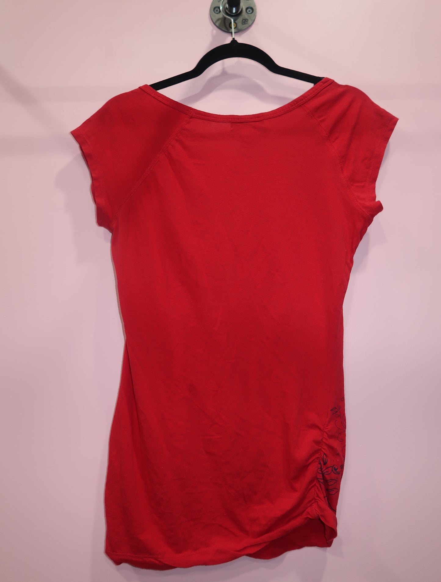 (M/L) 2000s Baby Phat red & gold graphic tee