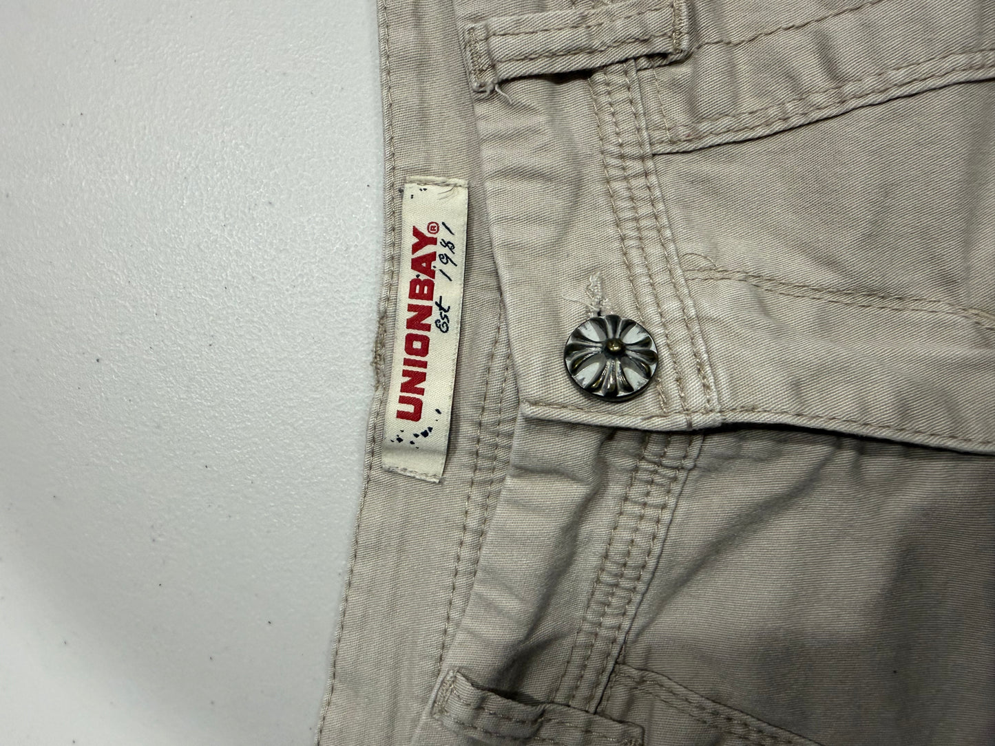 (29”) 2000s union bay cream mini shorts