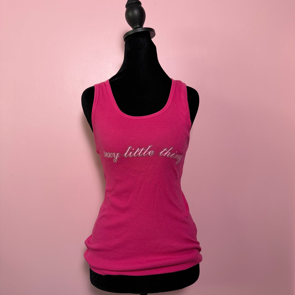 (M) 2000s “sexy little thing” embellished Pink by VS tank