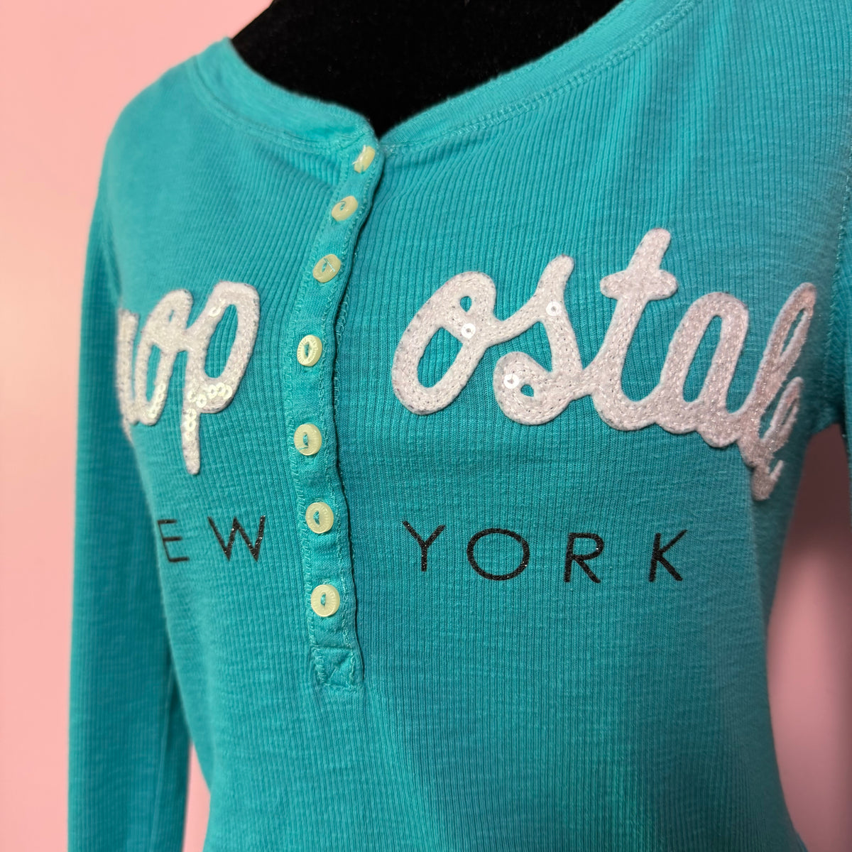 (L/XL) early 2000s Aeropostale henley blue button up long sleeve top