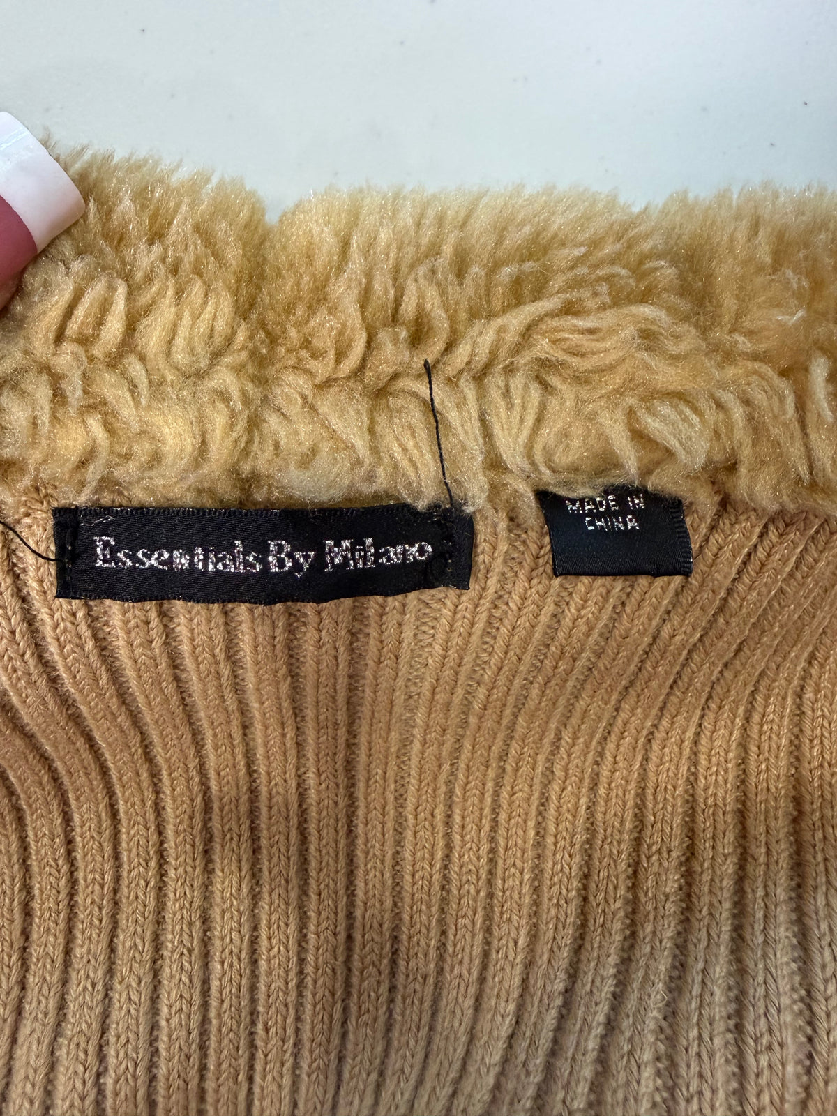 (S) 2000s tan fur jacket