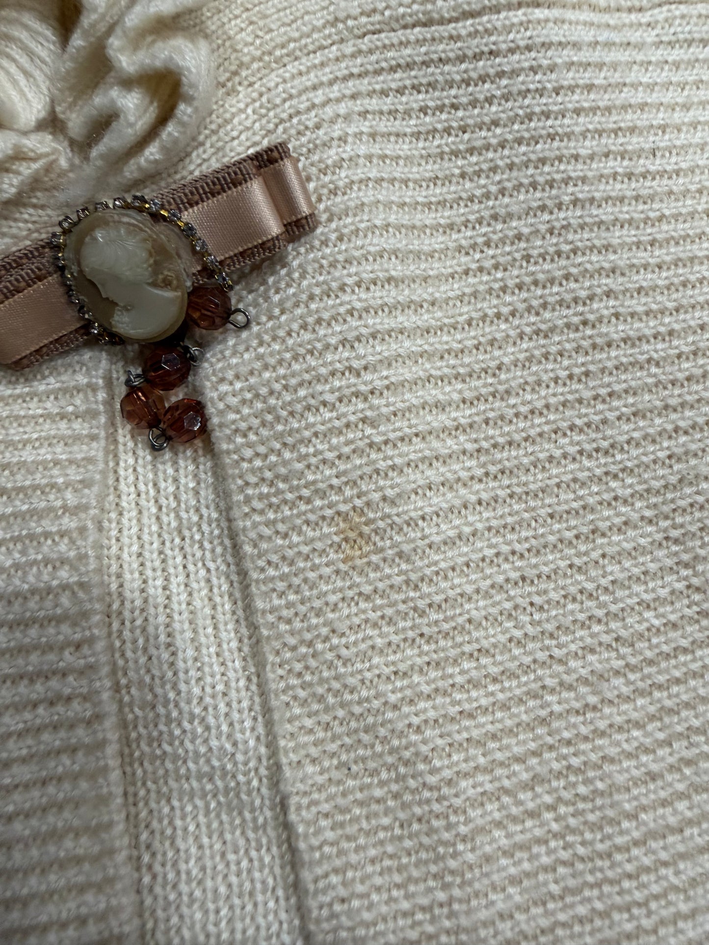 (L) vintage charm cream knit ruffled cardigan