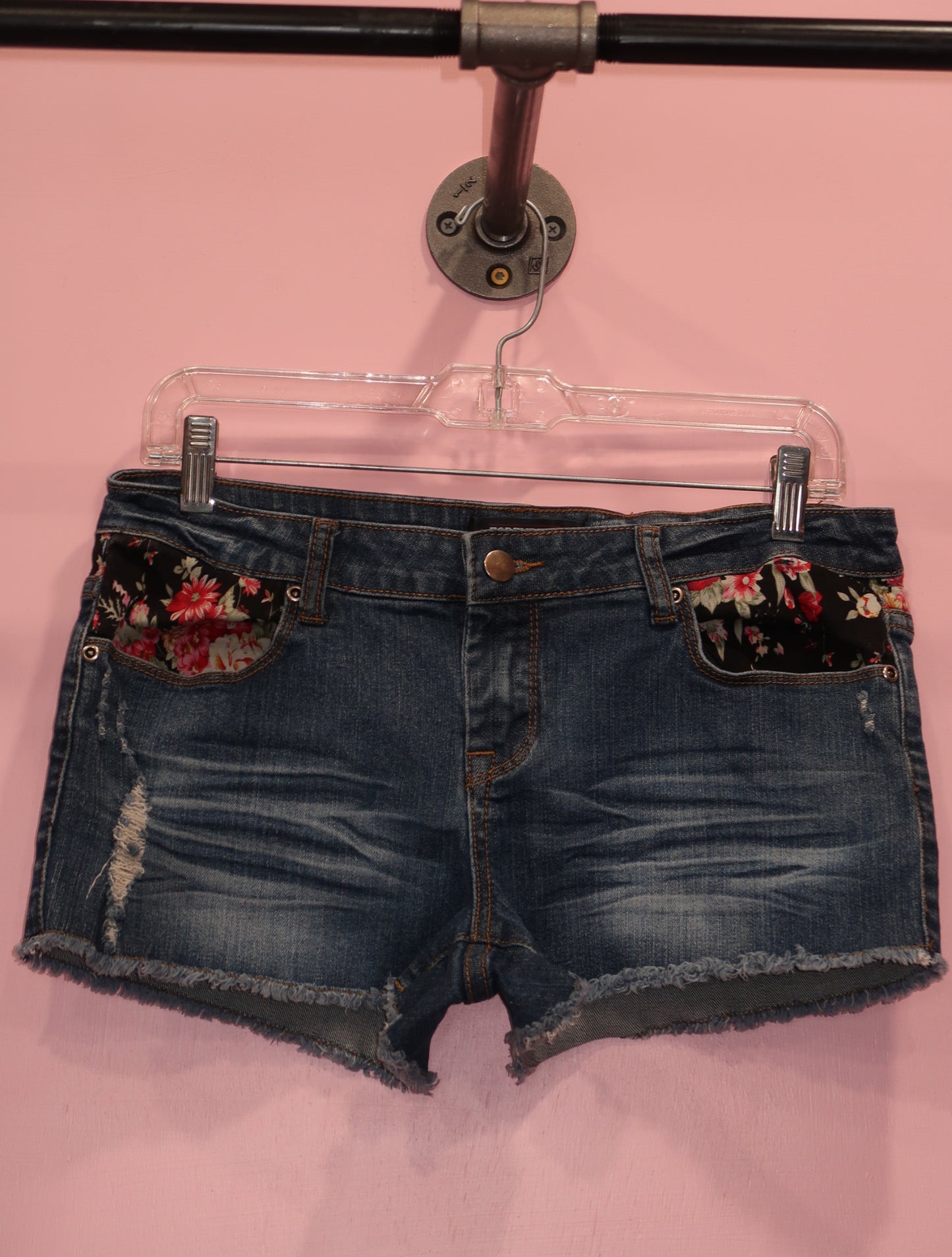 (30”) 2000s Forever 21 floral denim shorts
