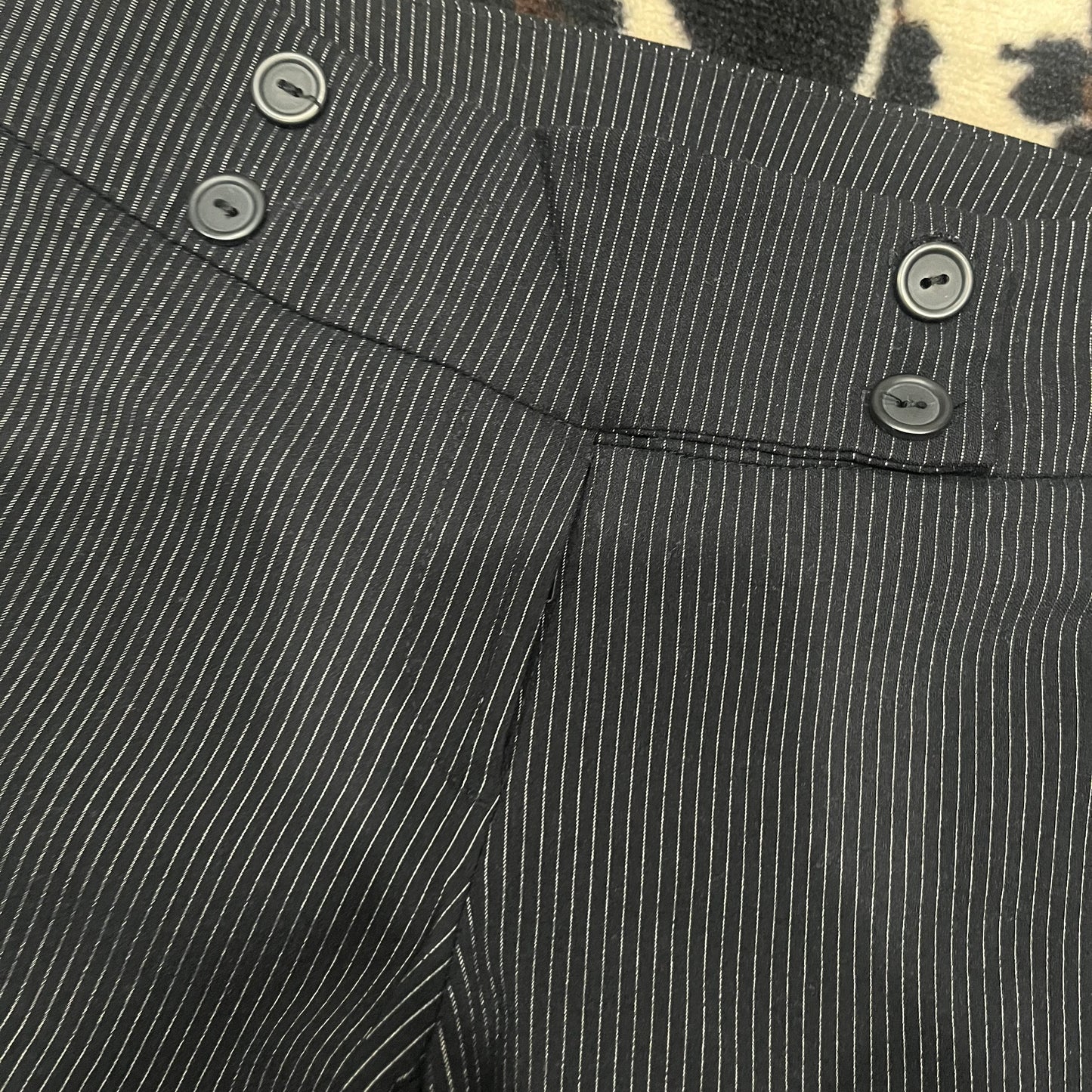 (S) 2000s Pinstripe Button Capris