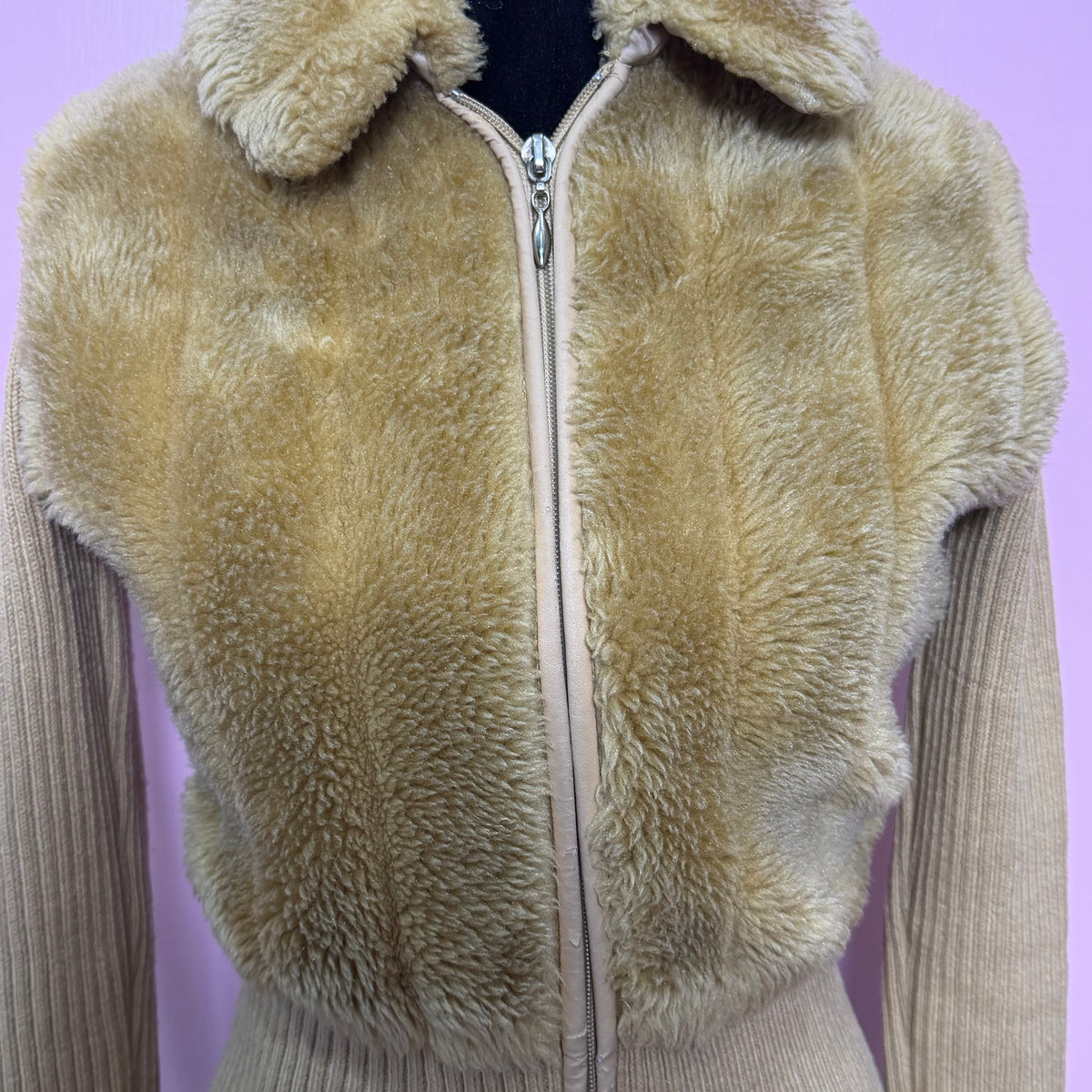 (S) 2000s tan fur jacket