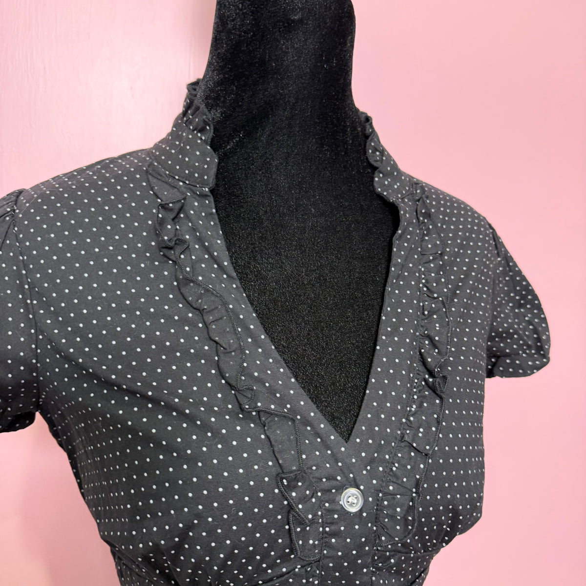 (S) Y2K polka dot ruffle trim button up blouse