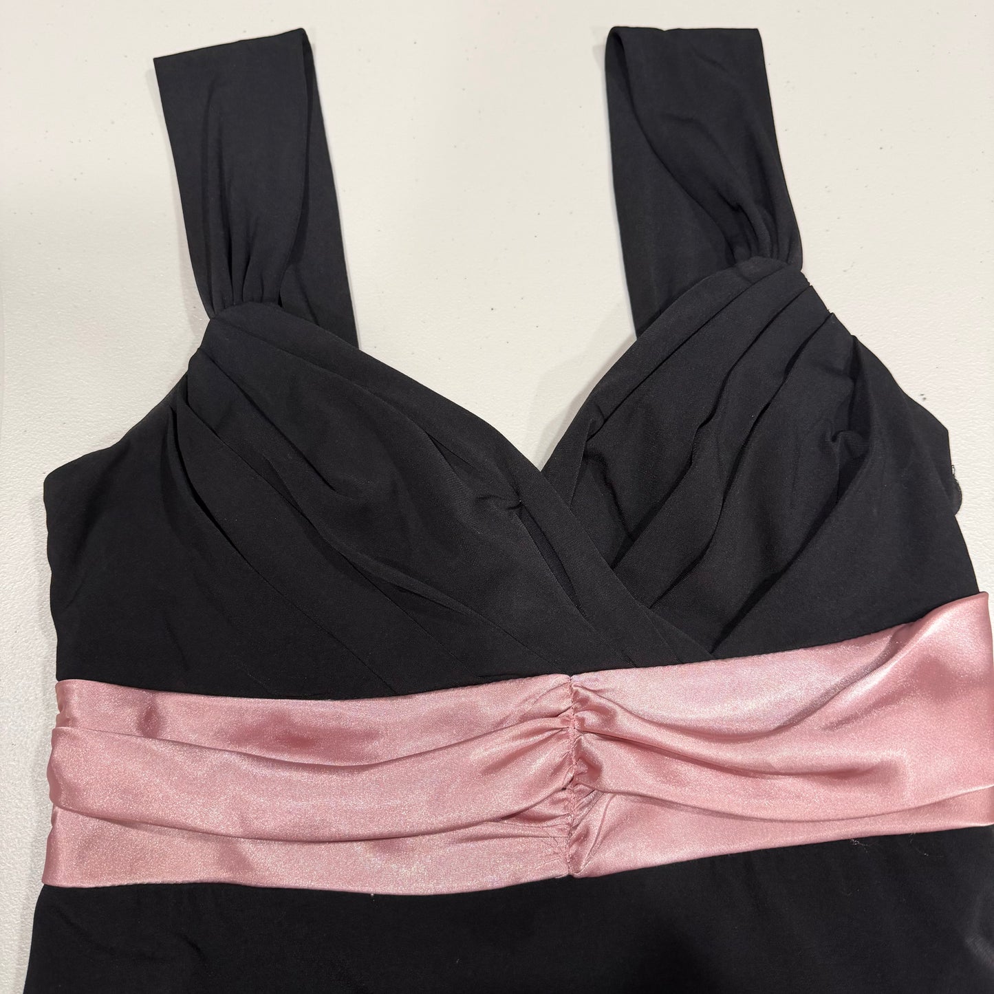 (M/L) early 2000s pink satin black lace trim dress