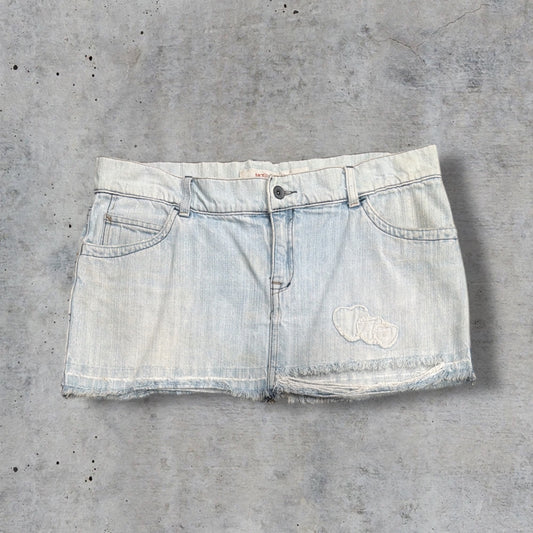 (36”) early 2000s mossimo heart patch denim mini skirt