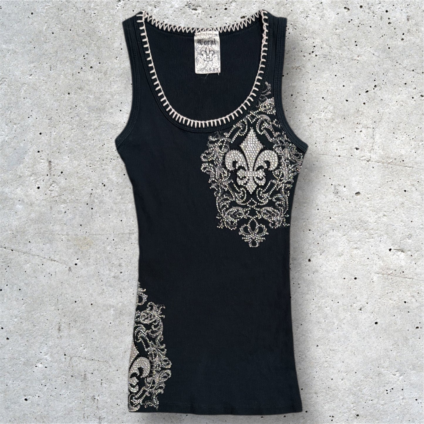 (S) 2000s vocal embellished tank