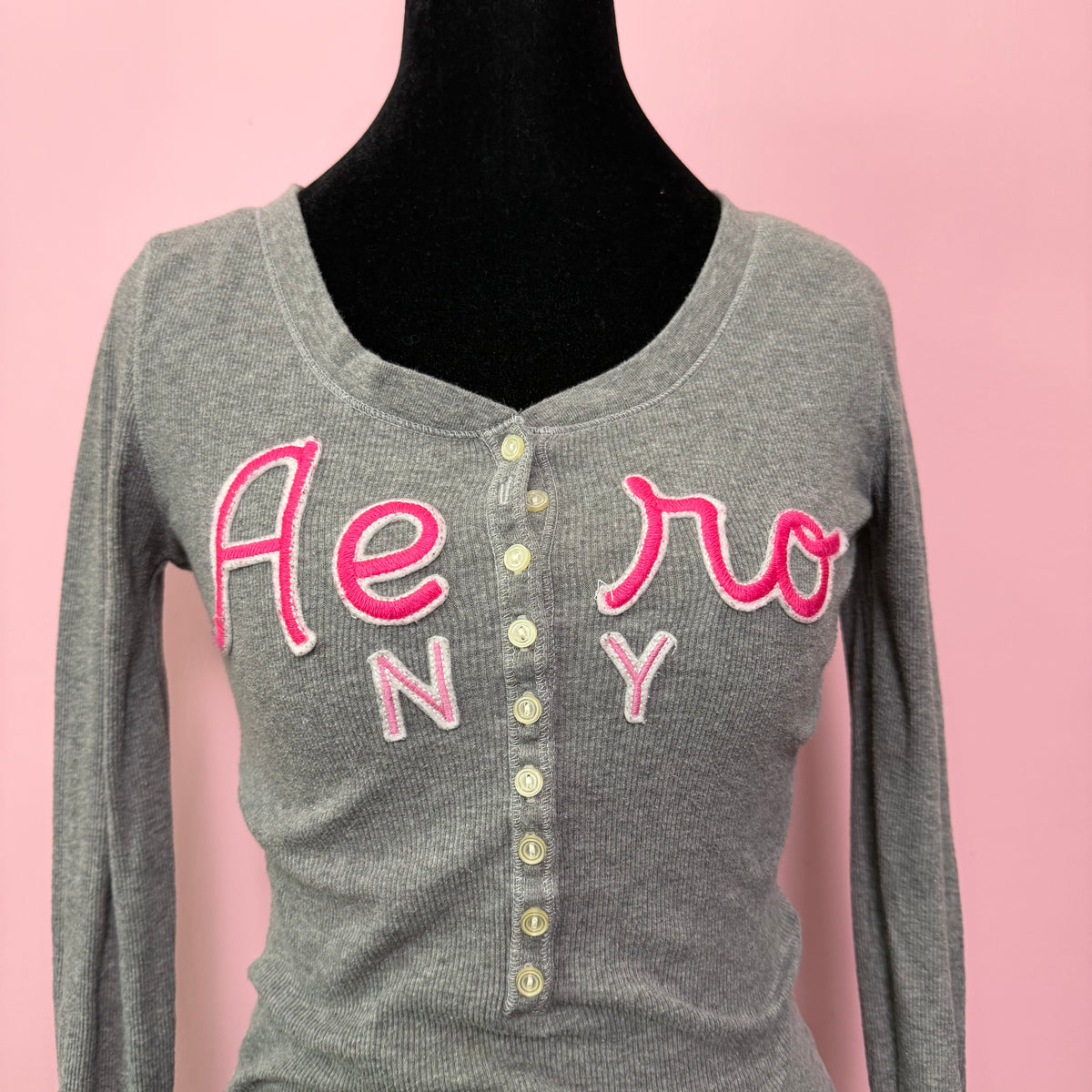 (M) early 2000s Aeropostale henley grey long sleeve button up top