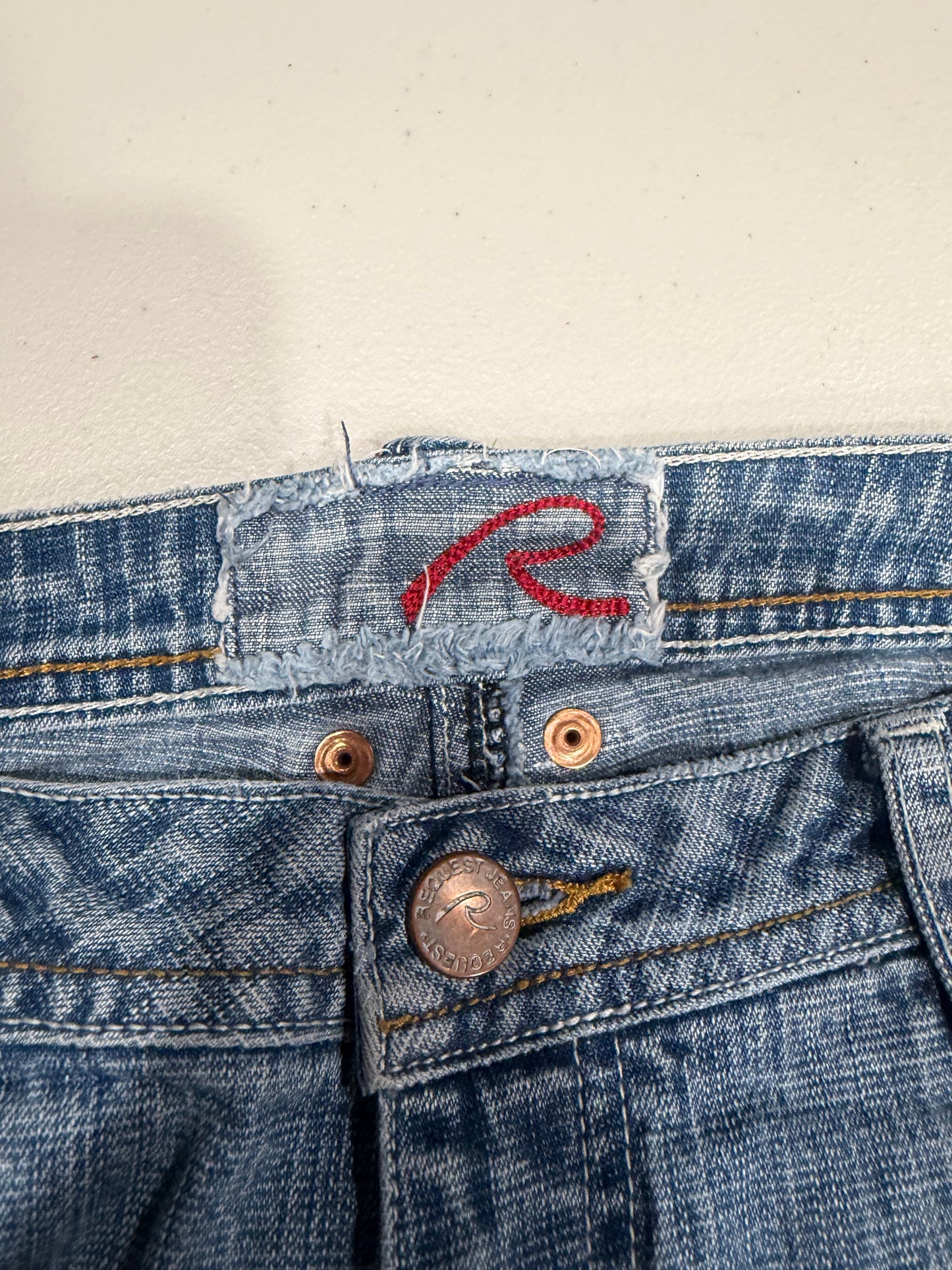 (31”) early 2000s rocawear denim jeans