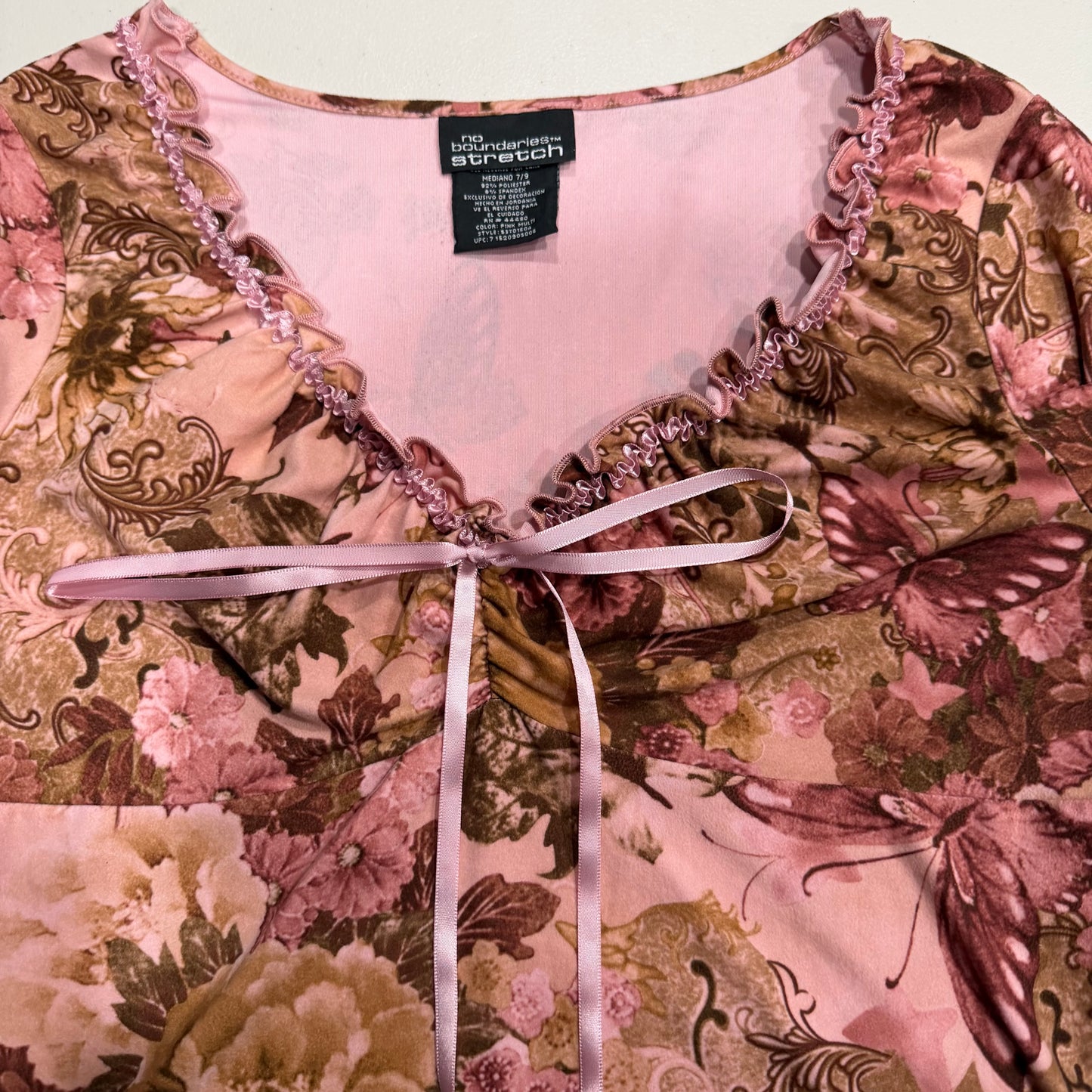 (M) vintage/y2k no boundaries lettuce trim floral bell sleeve top