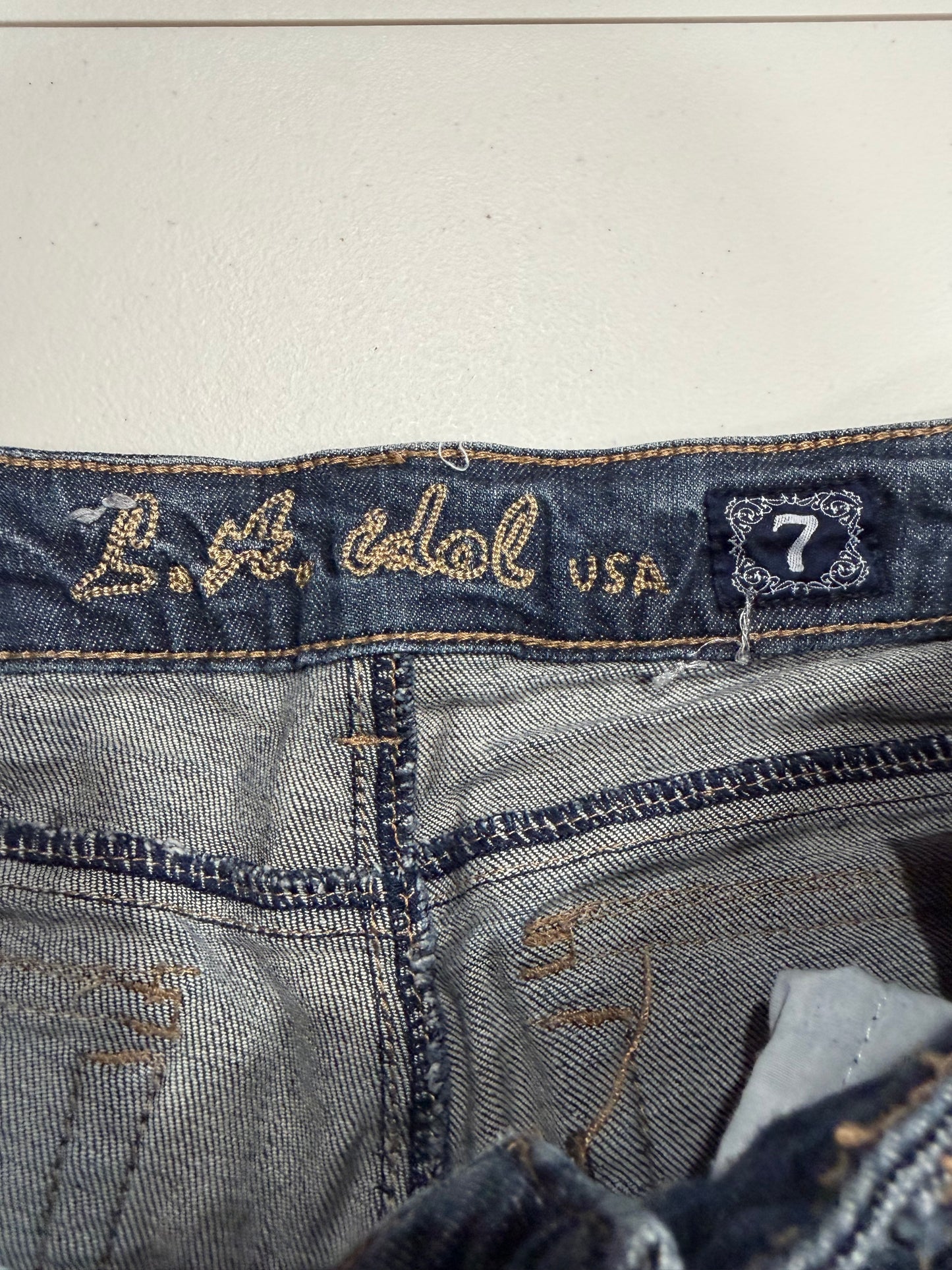 (30”) 2000s la idol embellished stud capri jeans