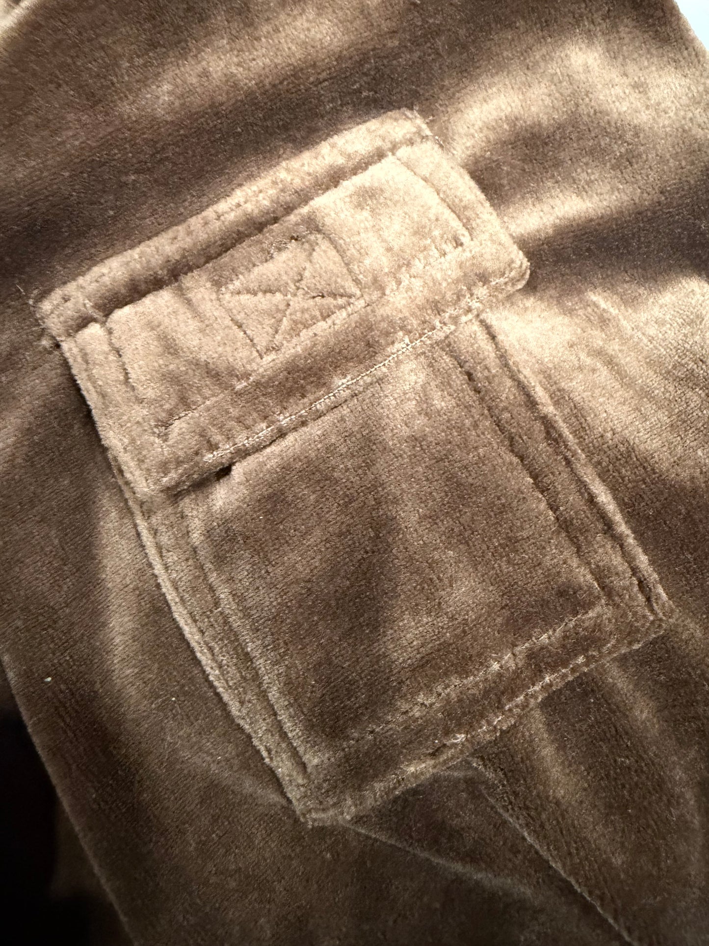 (L/XL) y2k bcbg velour brown zip up jacket