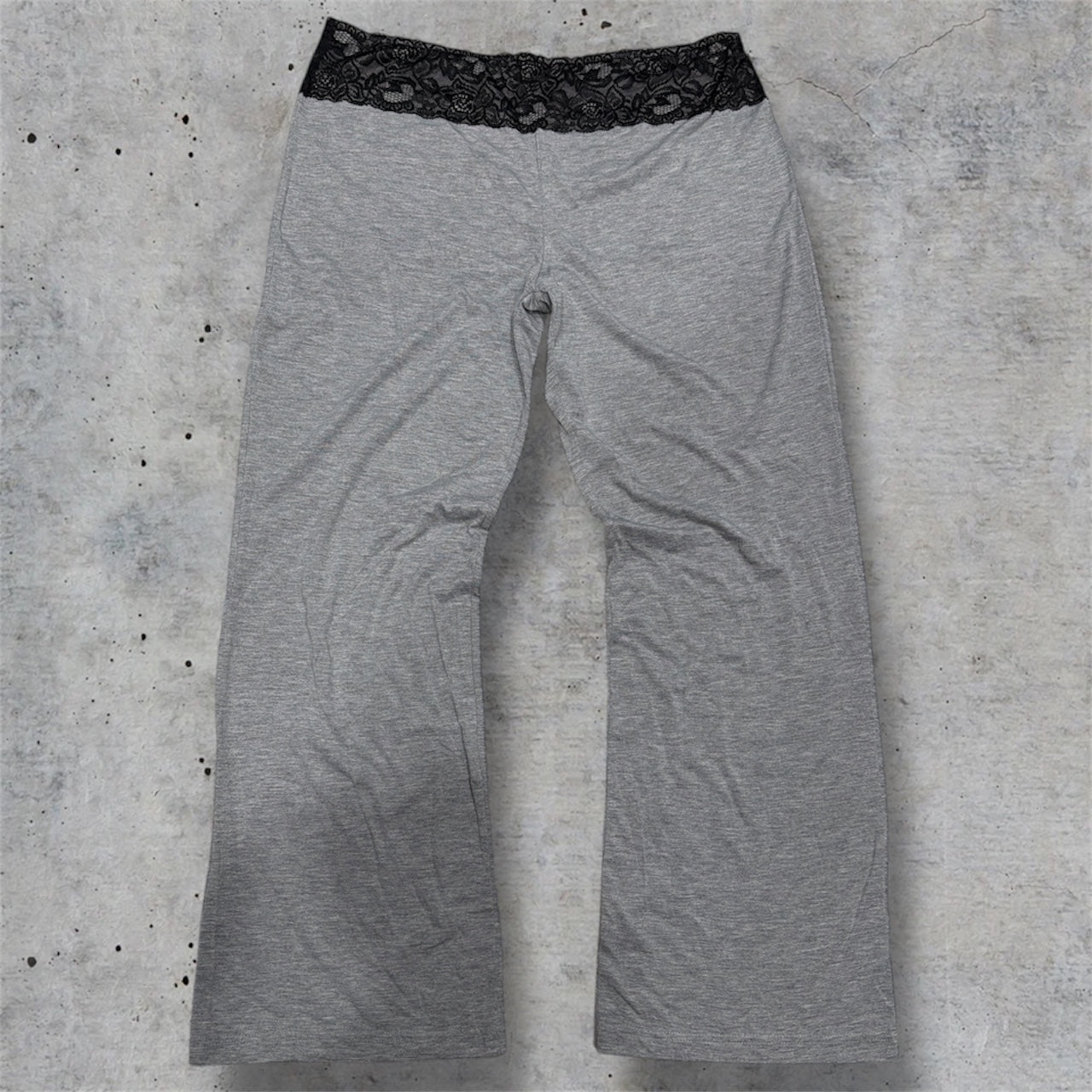 (1XL) grunge lace trim flared leggings