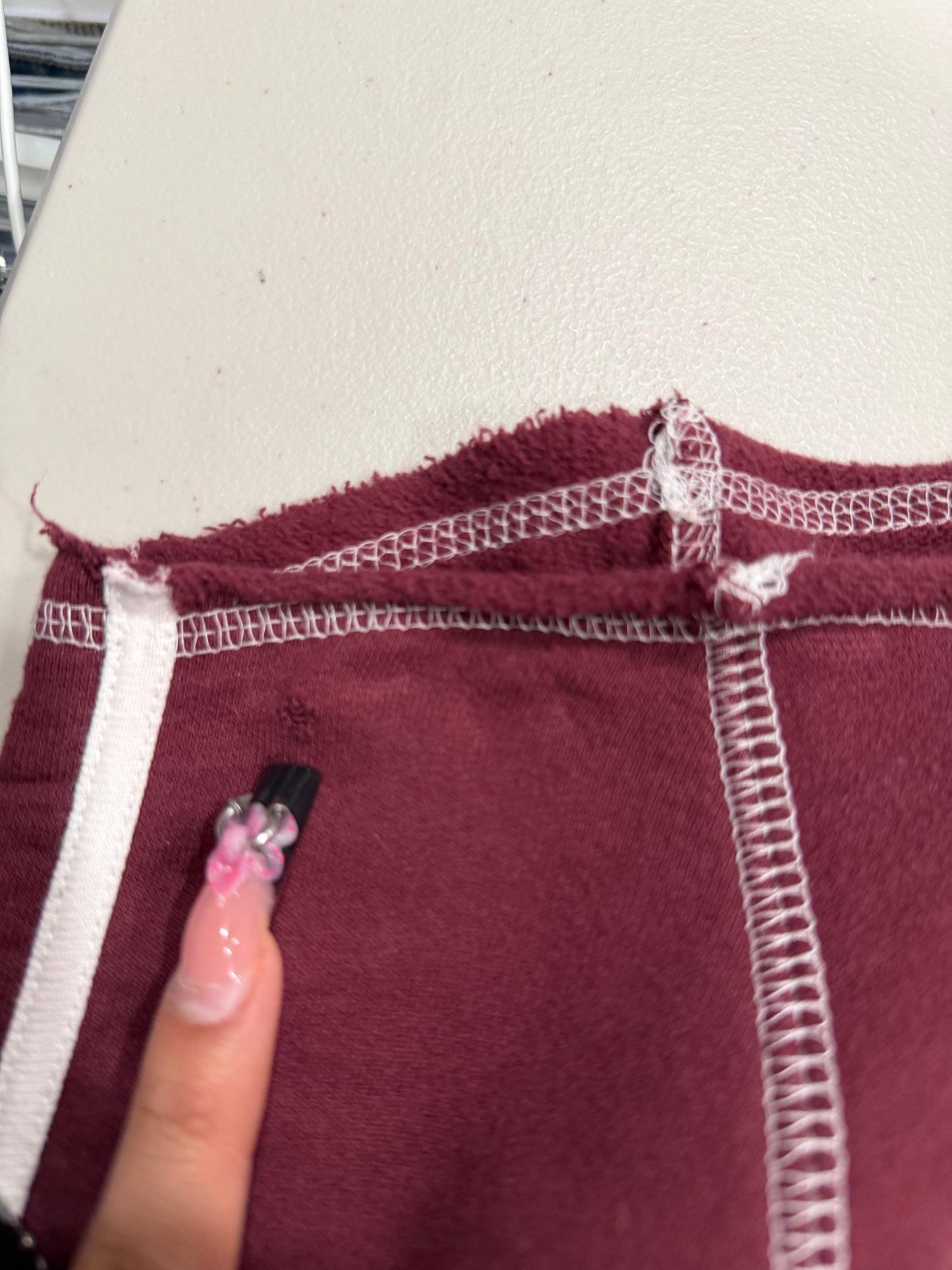 (S/M) vintage “I’M WITH THE BAND” off the shoulder double striped sleeve top