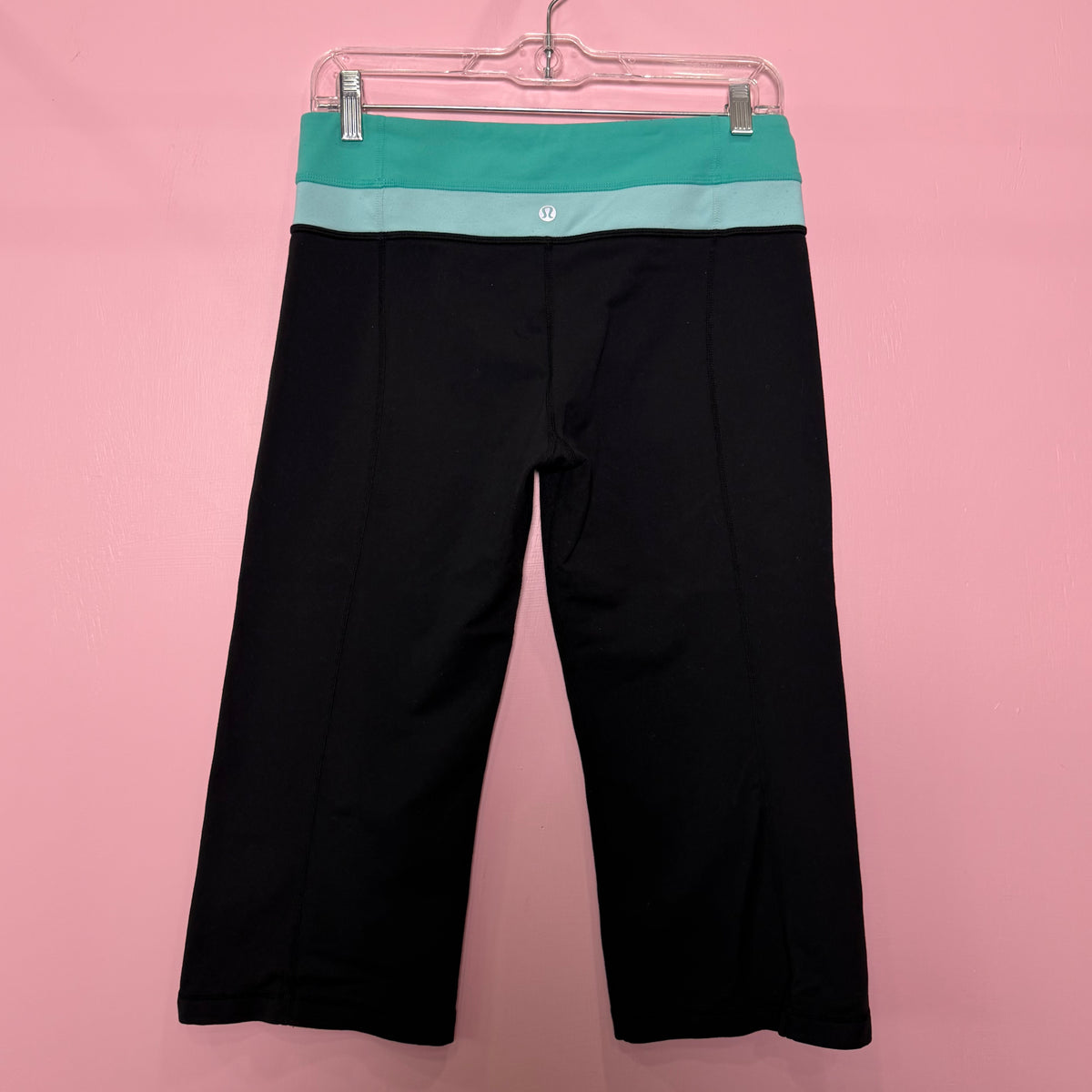 (6/8) 2000s lulu lemon teal capri leggings