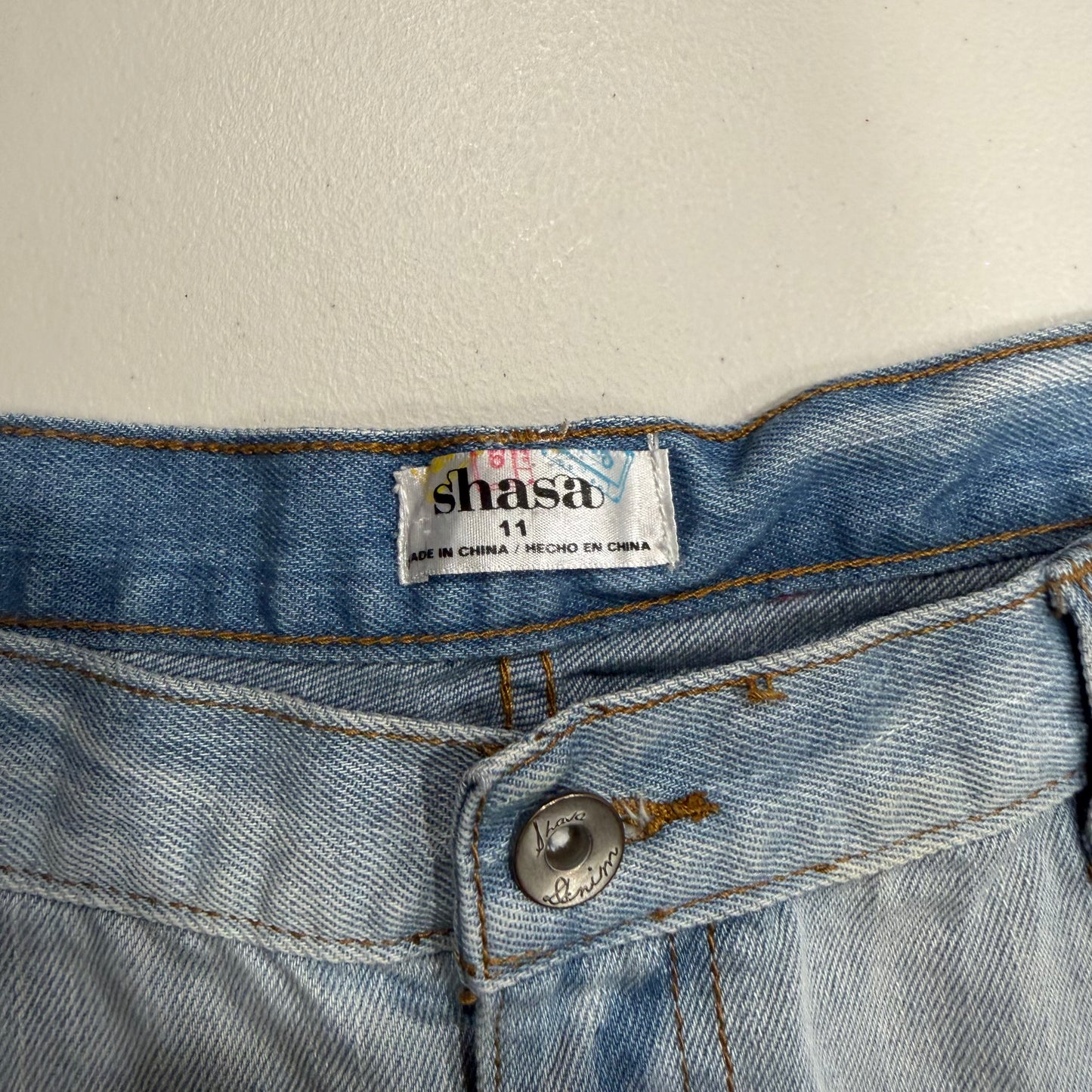 (31”) leopard print pocket denim mini shorts