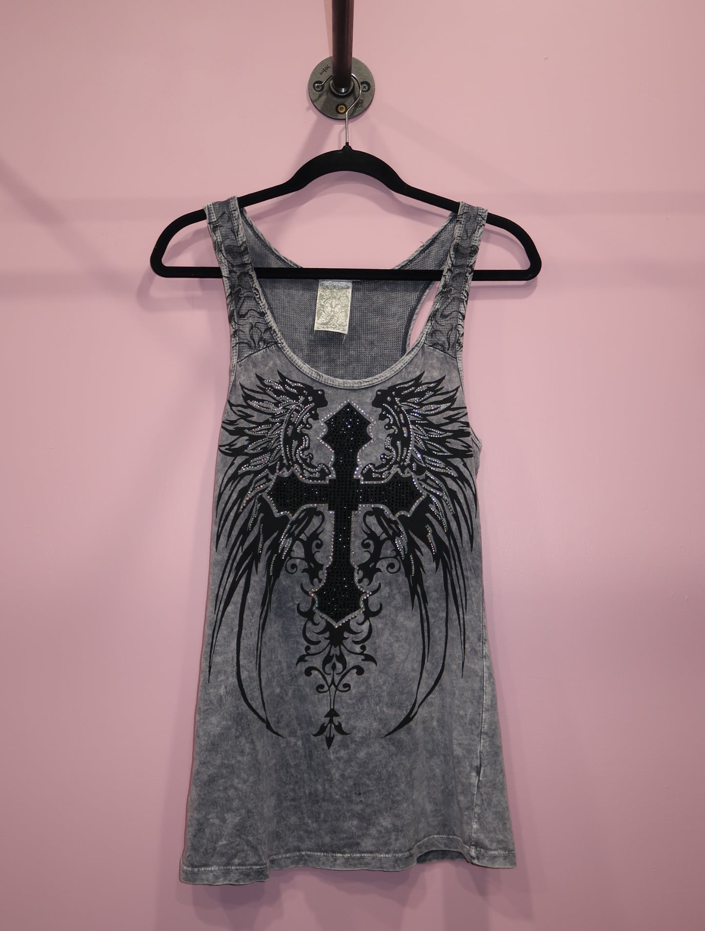 (M) 2000s vocal embellished cross and wing top