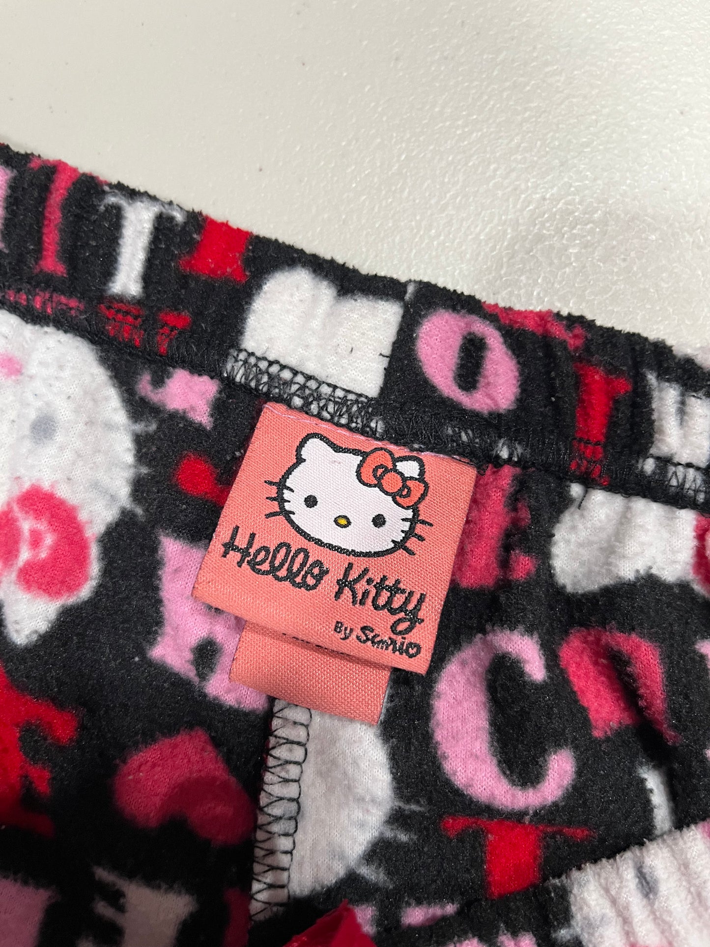 (L/XL) 2000s Hello Kitty PJ Pants